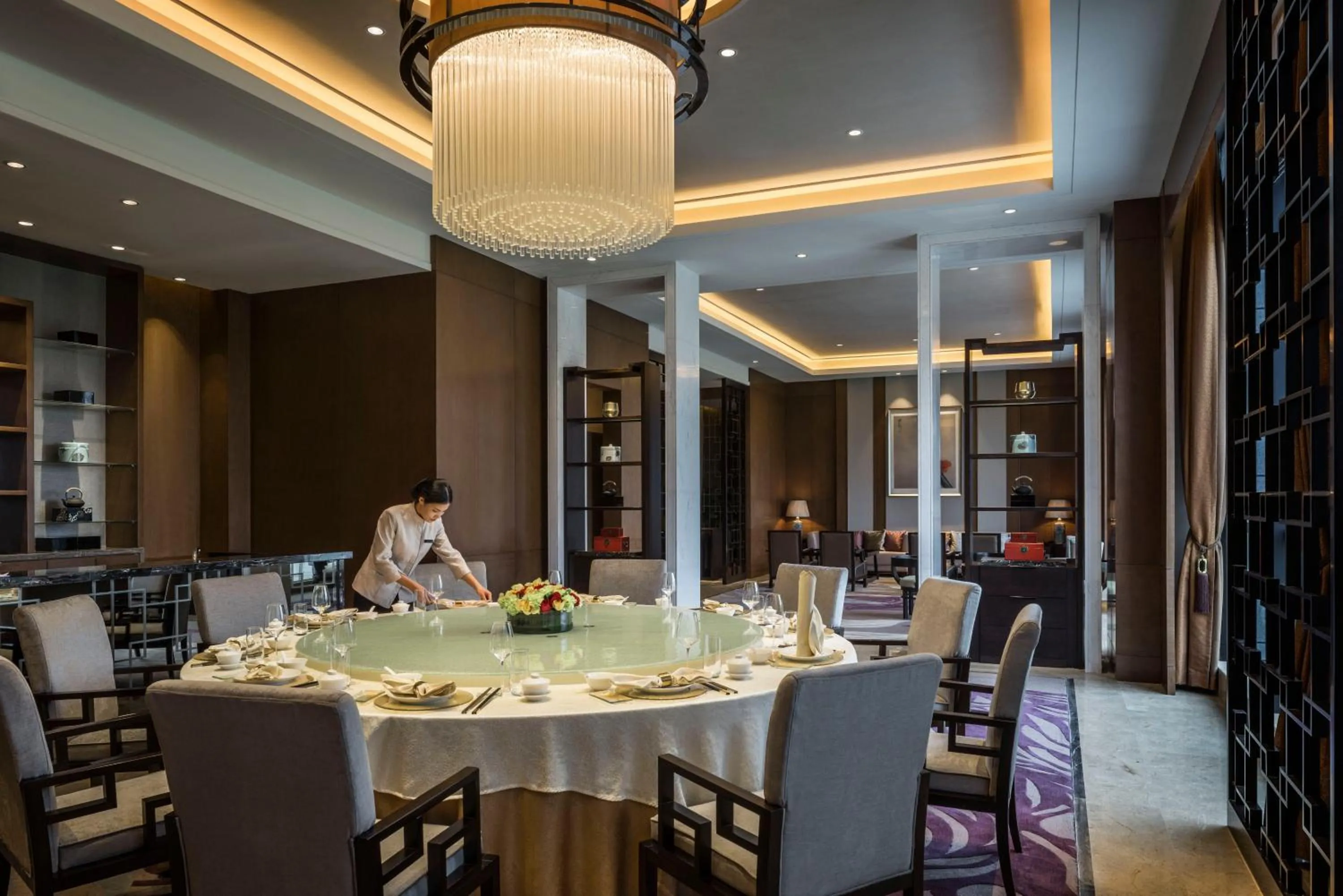 Restaurant/places to eat in HUALUXE Yangjiang City Center