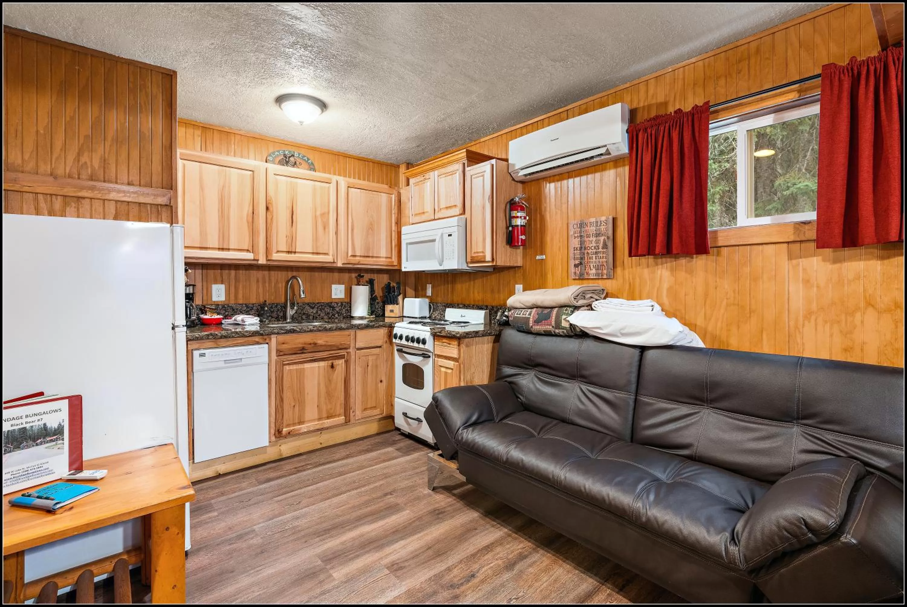 Kitchen or kitchenette in Brundage Bungalows