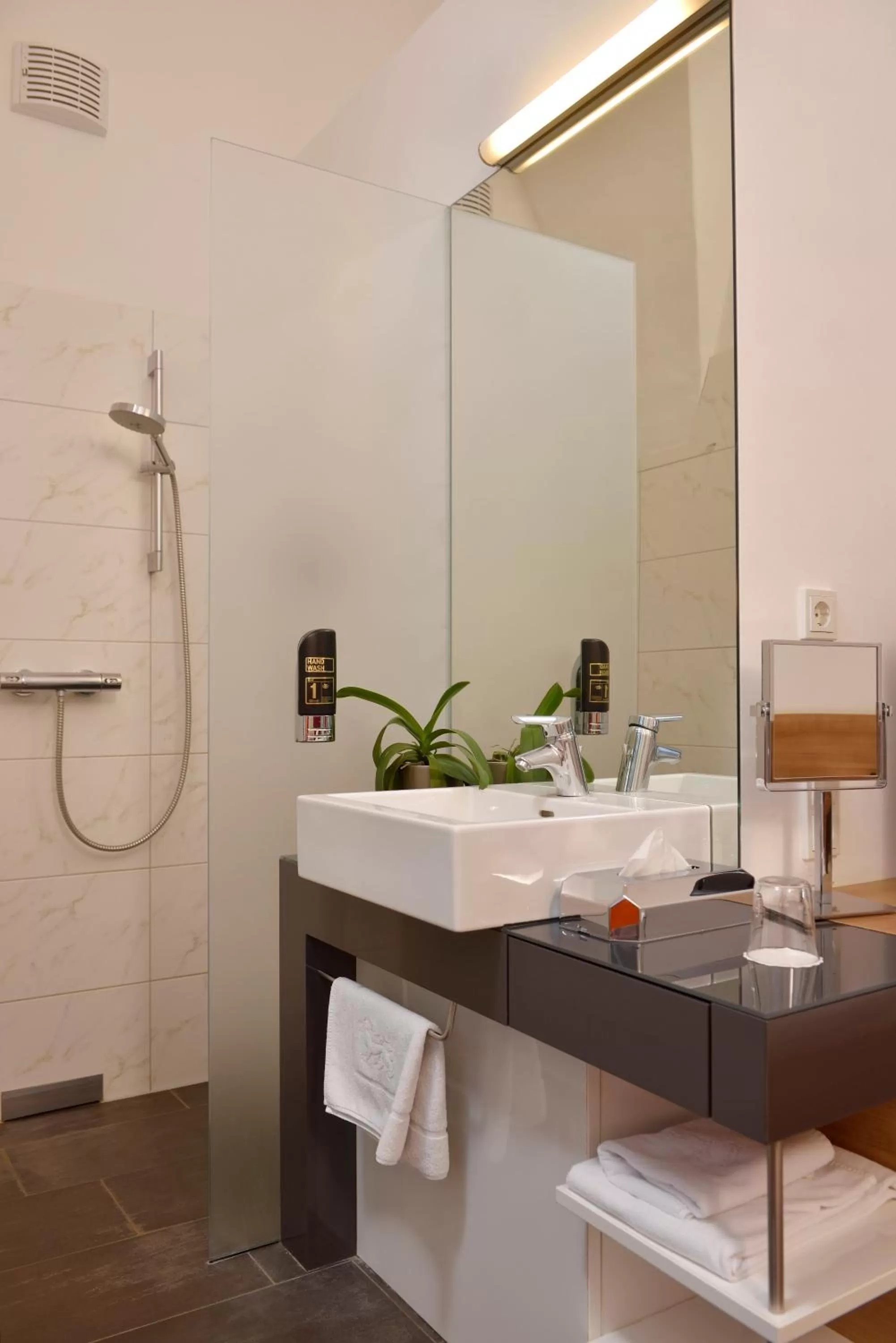 Bathroom in Hotel Altes Kloster