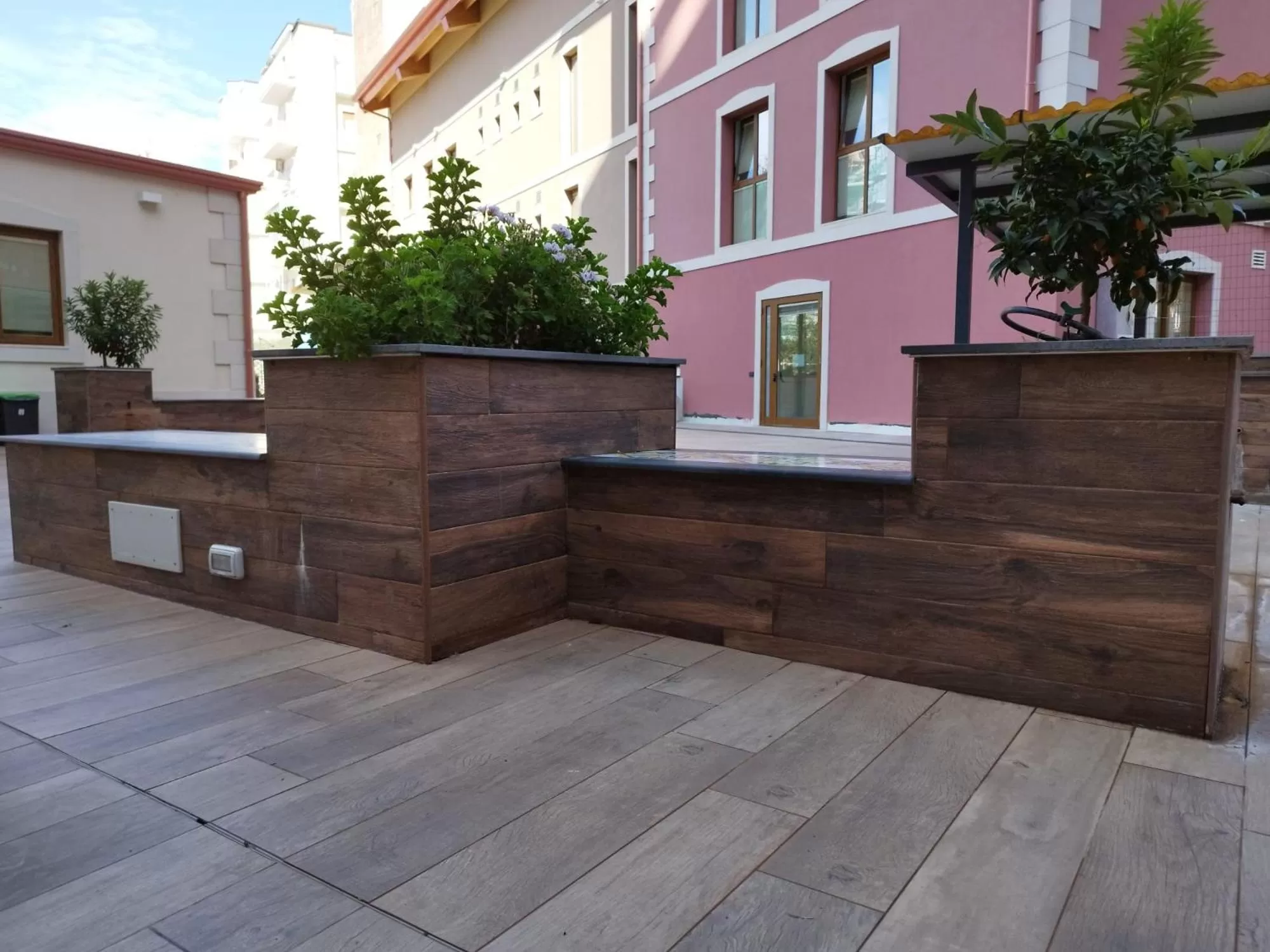 Inner courtyard view in ROOMS alCentro