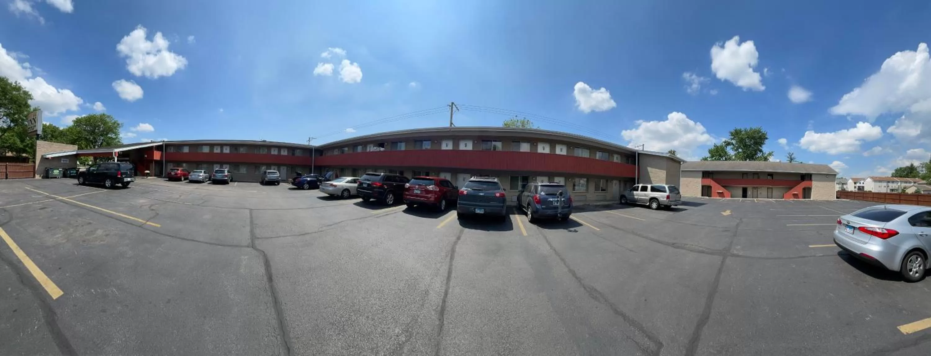 Property building in VIBE INN - WHIRLPOOLS SUITES - Lyons