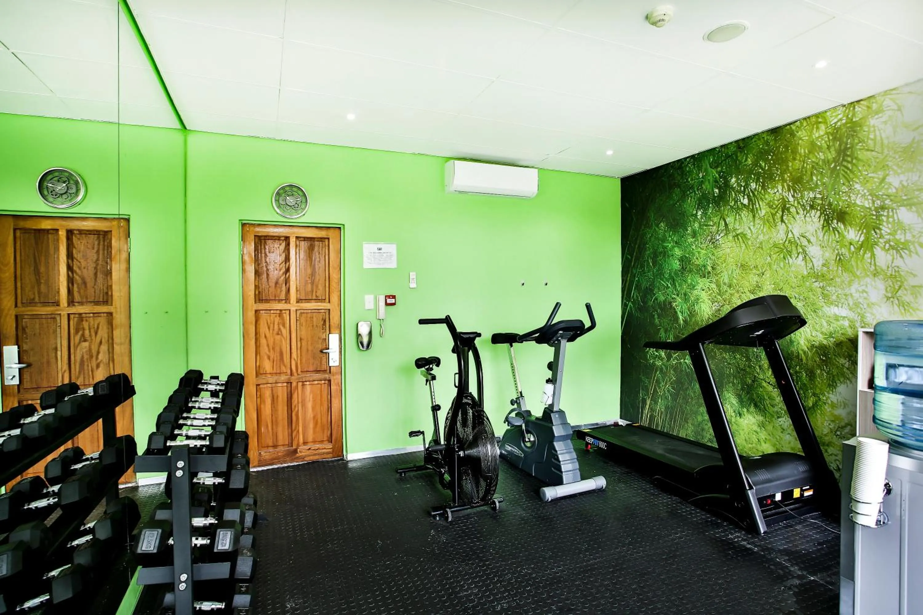 Fitness centre/facilities in Holiday Inn Express Sandton-Woodmead by IHG