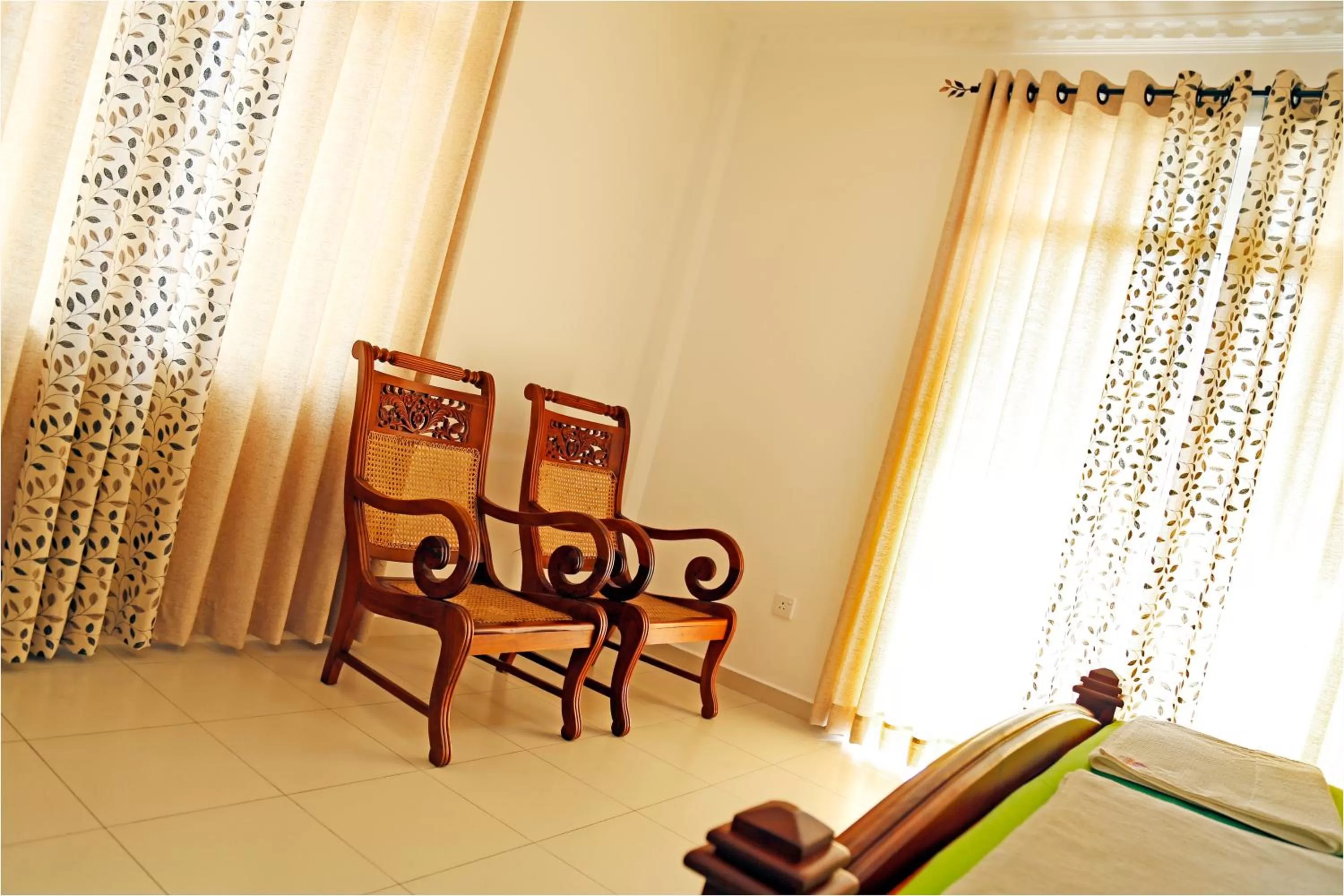 Living room, Seating Area in Ronaka Airport Transit Hotel