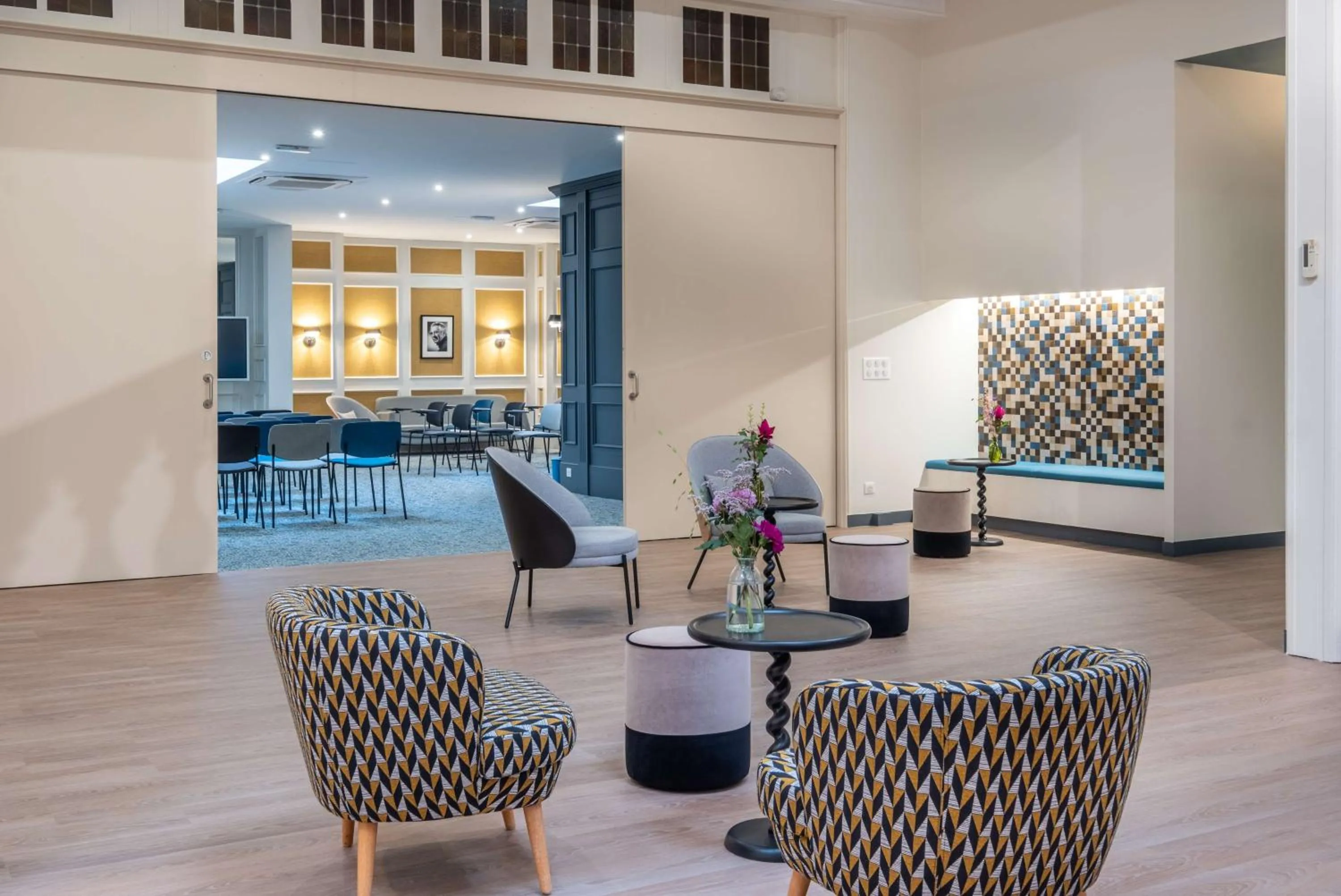 Meeting/conference room in Hotel Litteraire Alexandre Vialatte, BW Signature Collection