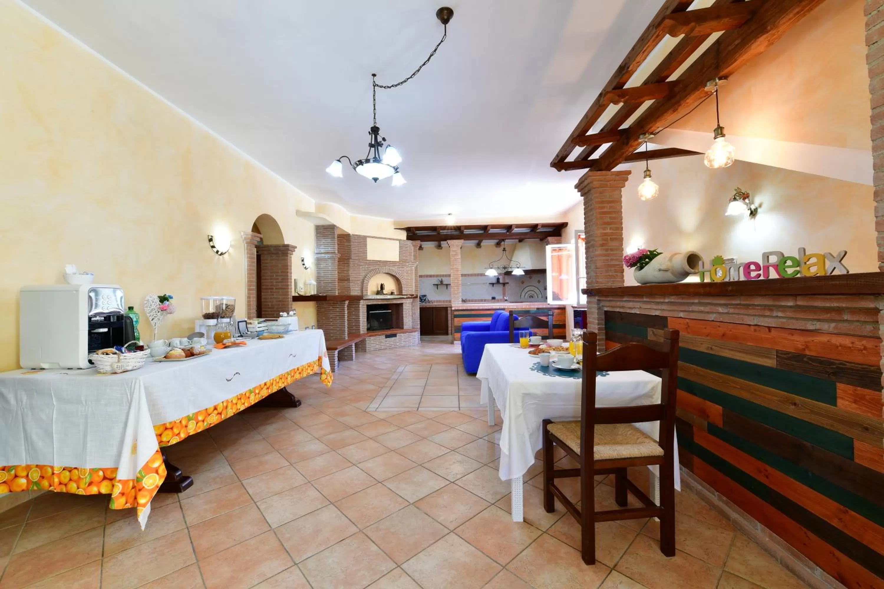 Communal lounge/ TV room, Restaurant/Places to Eat in B&B Roman Country Villa