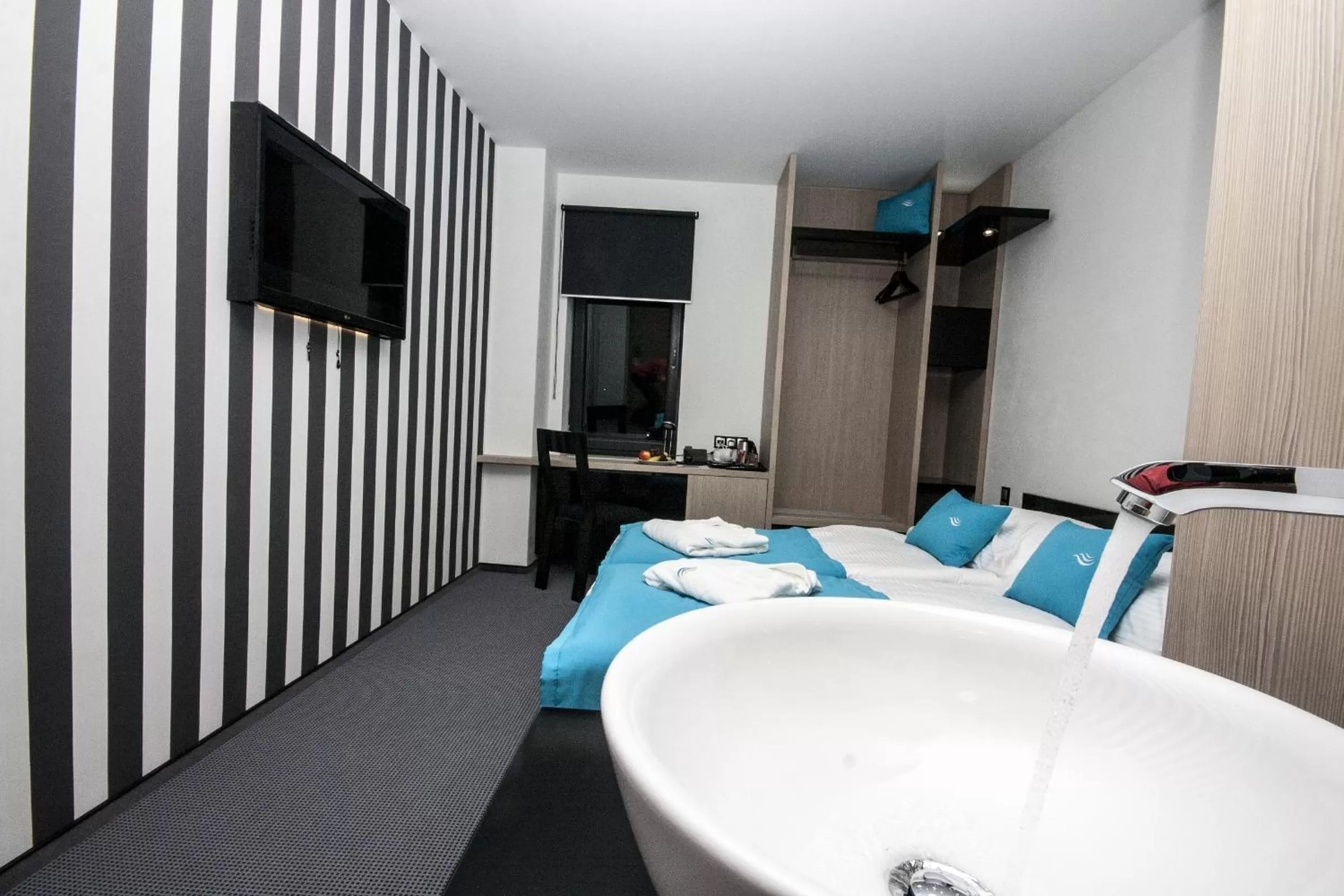 Photo of the whole room, Bed in Hotel AquaCity Riverside