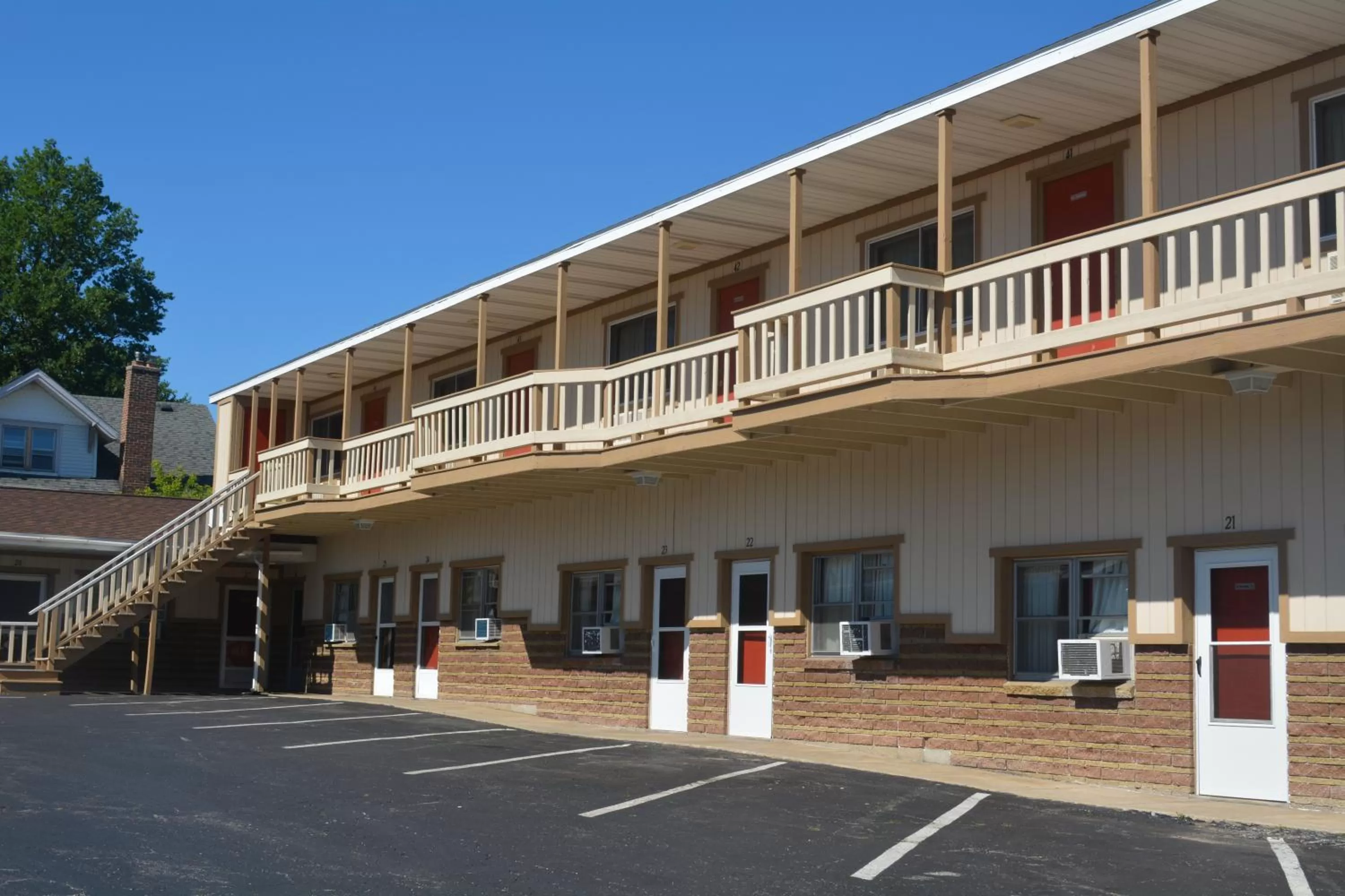 Property building in Ventura Motel