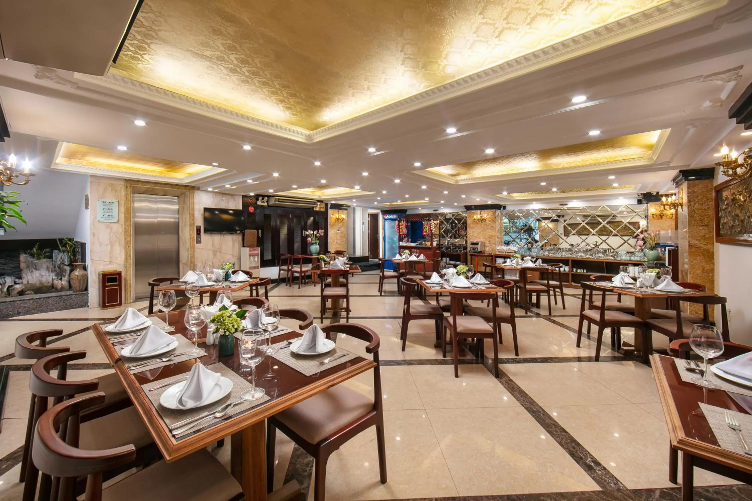 Restaurant/places to eat in Babylon Grand Hotel & Spa