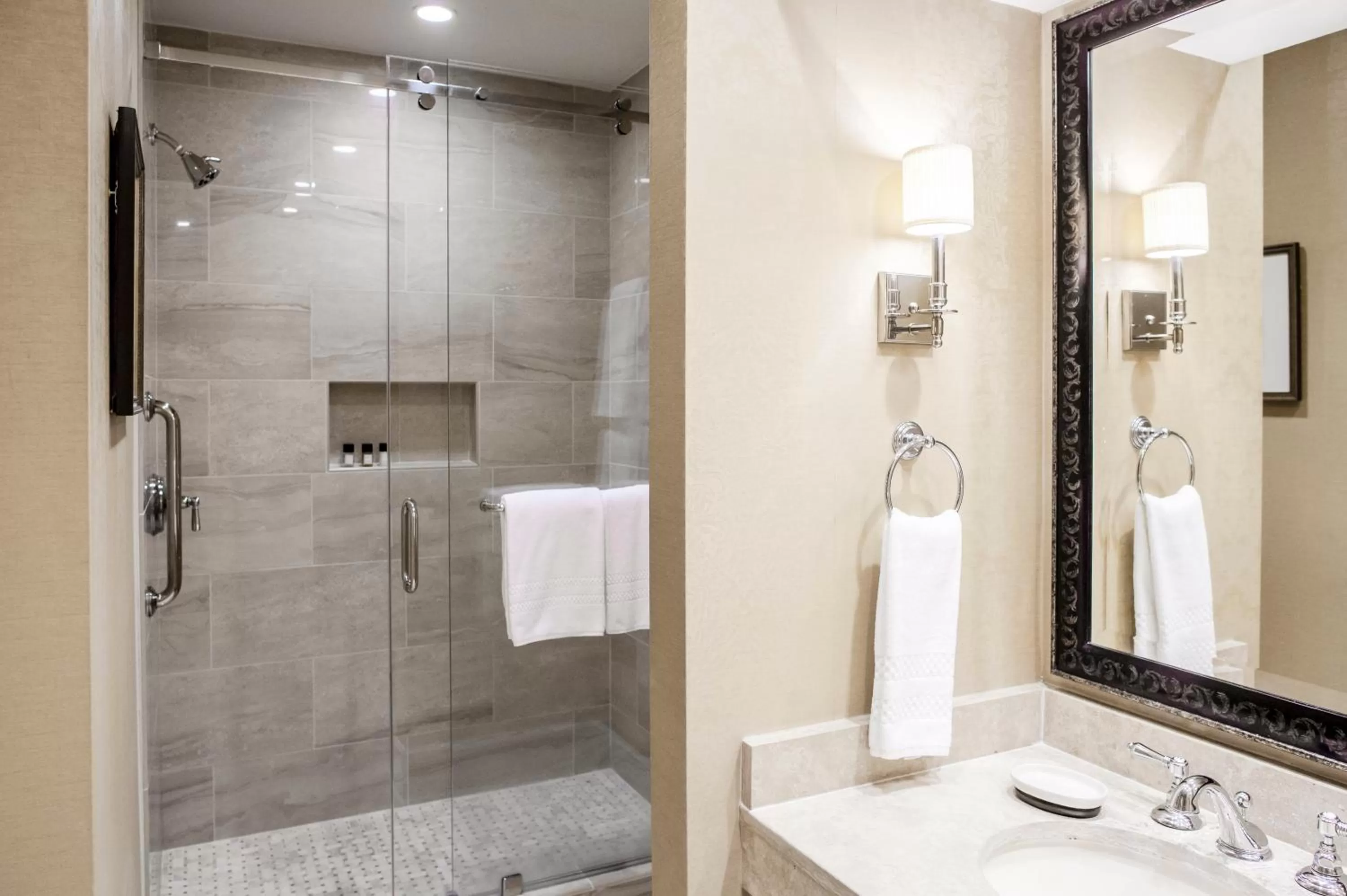 Shower in Planters Inn - Charleston