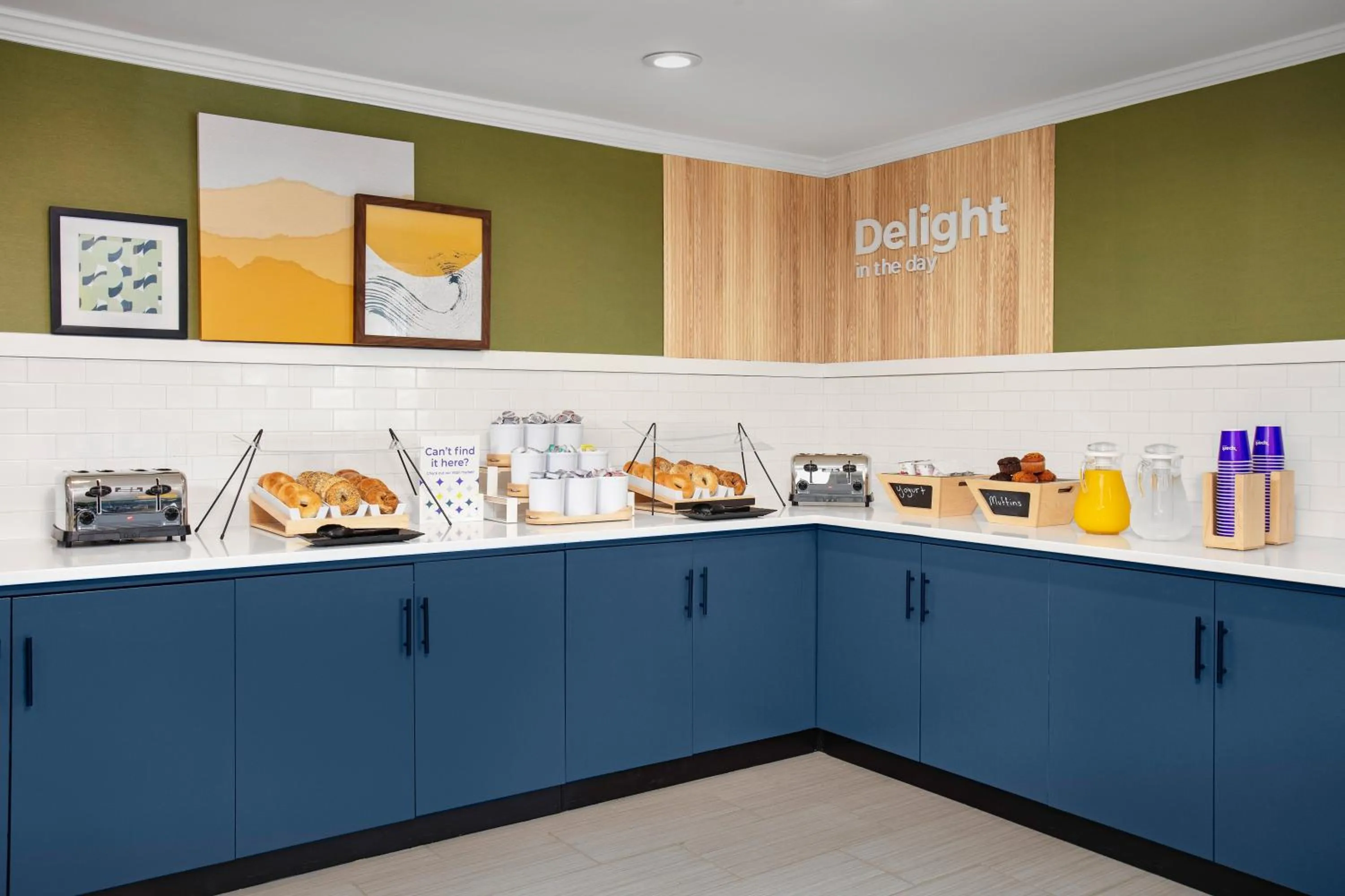 Continental breakfast, Kitchen/Kitchenette in Days Inn by Wyndham Atlanta Marietta Galleria
