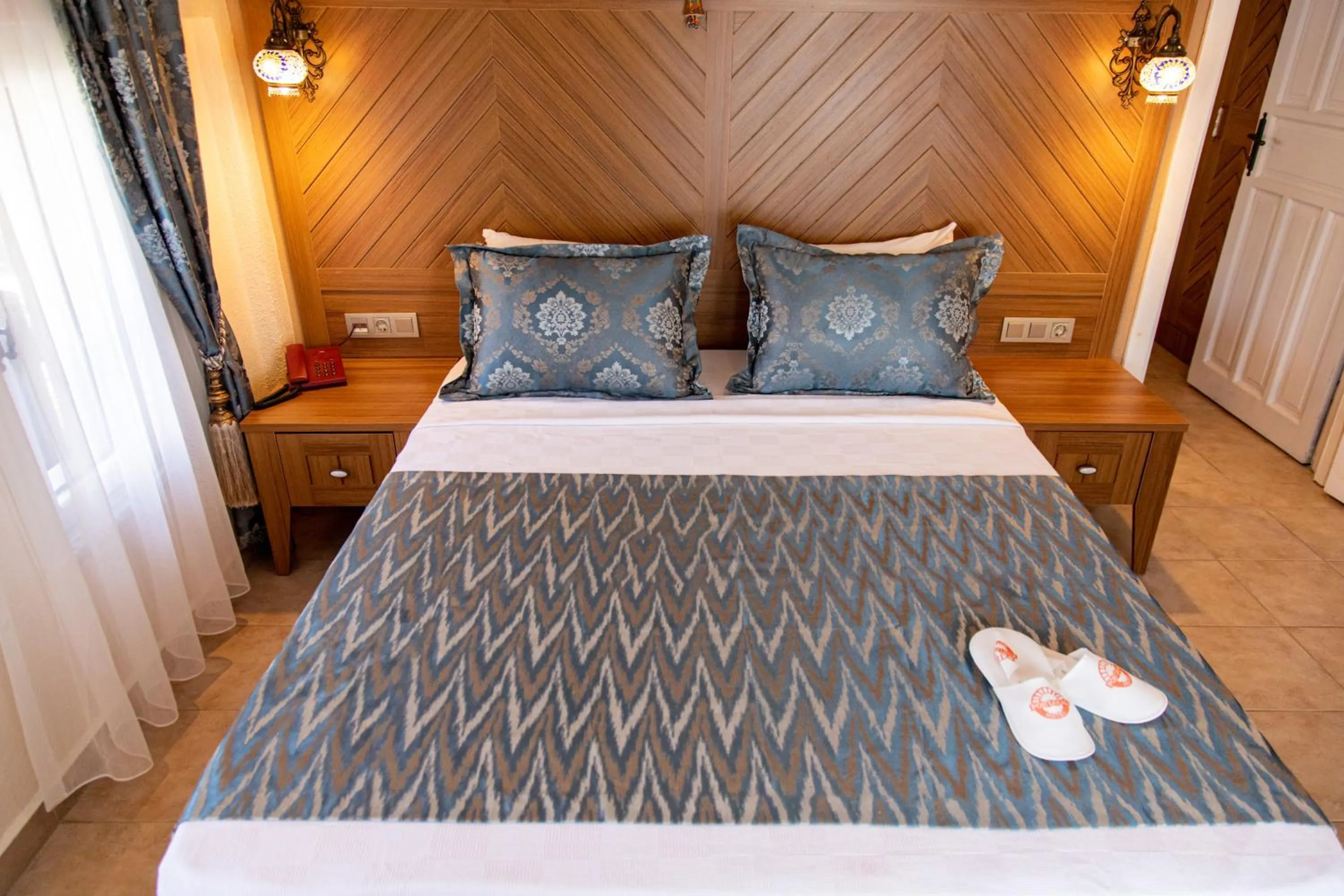 Photo of the whole room, Bed in Portakal Hotel Dalyan