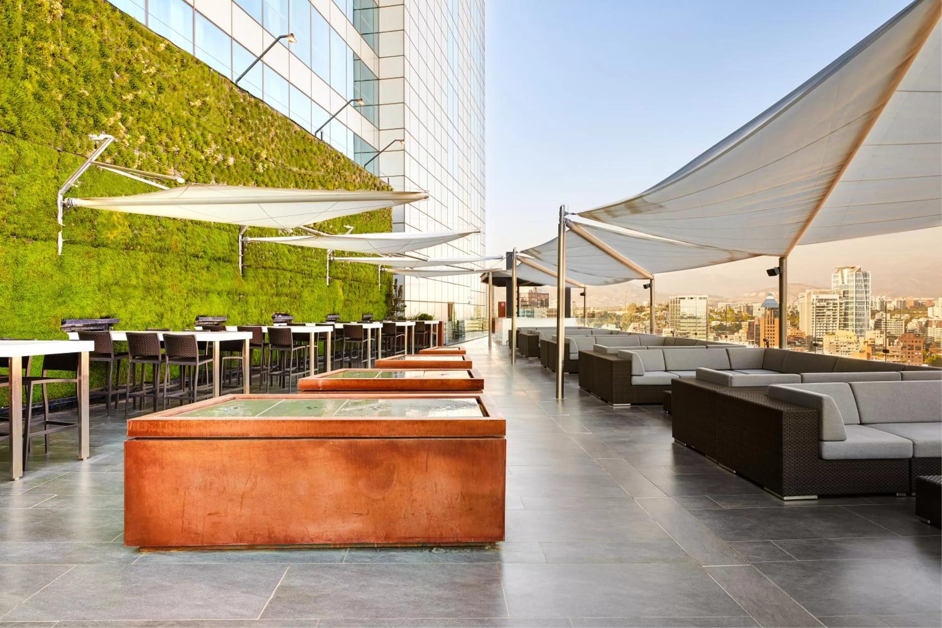 Restaurant/places to eat in AC Hotel by Marriott Santiago Cenco Costanera