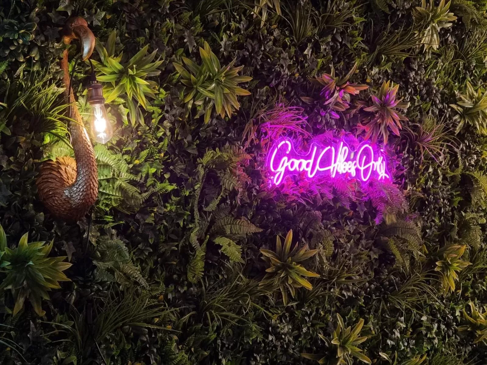 Restaurant/places to eat in Creates