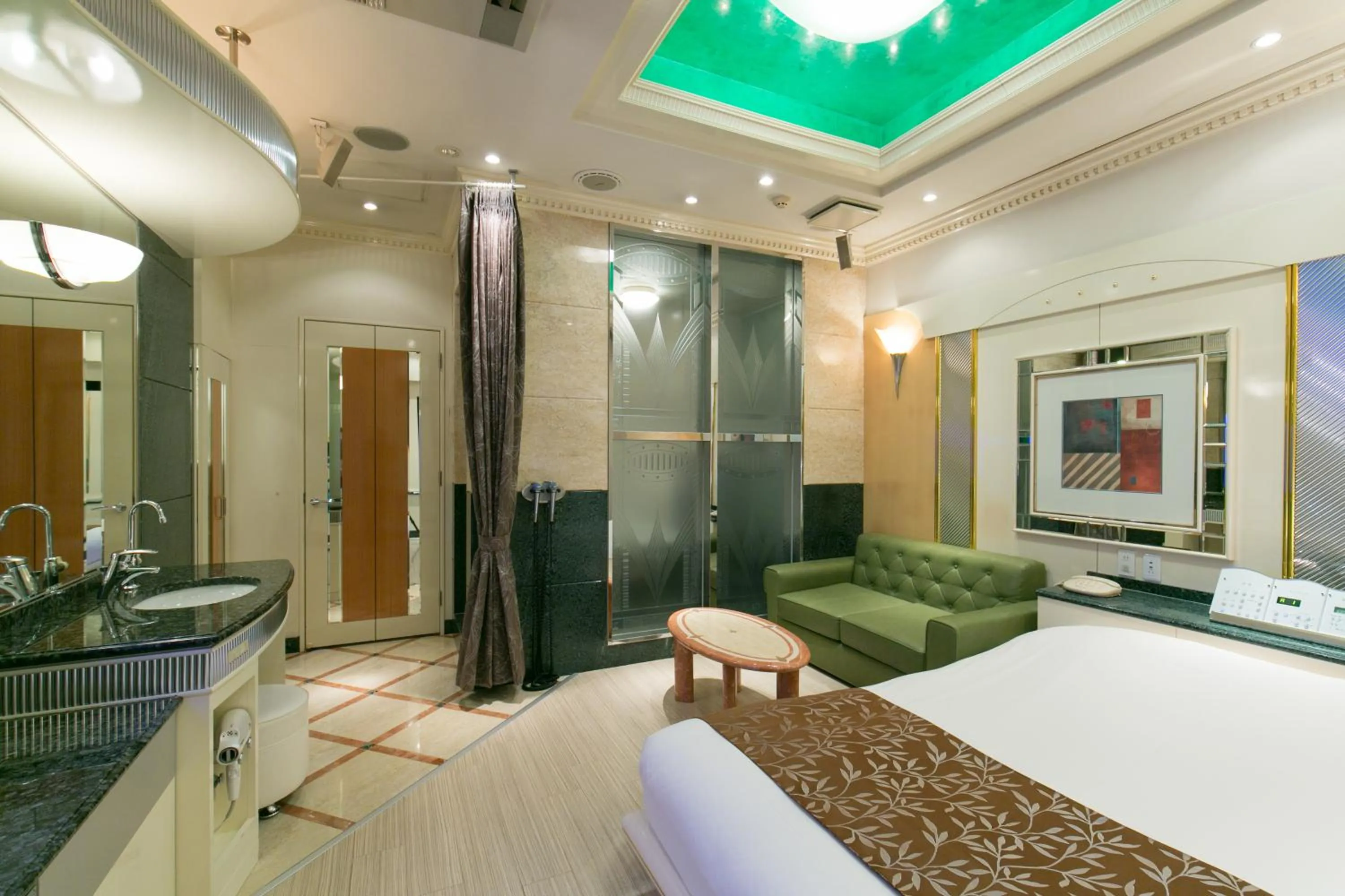 Photo of the whole room, Bed in HOTEL D-WAVE Shinjuku（Adult Only)