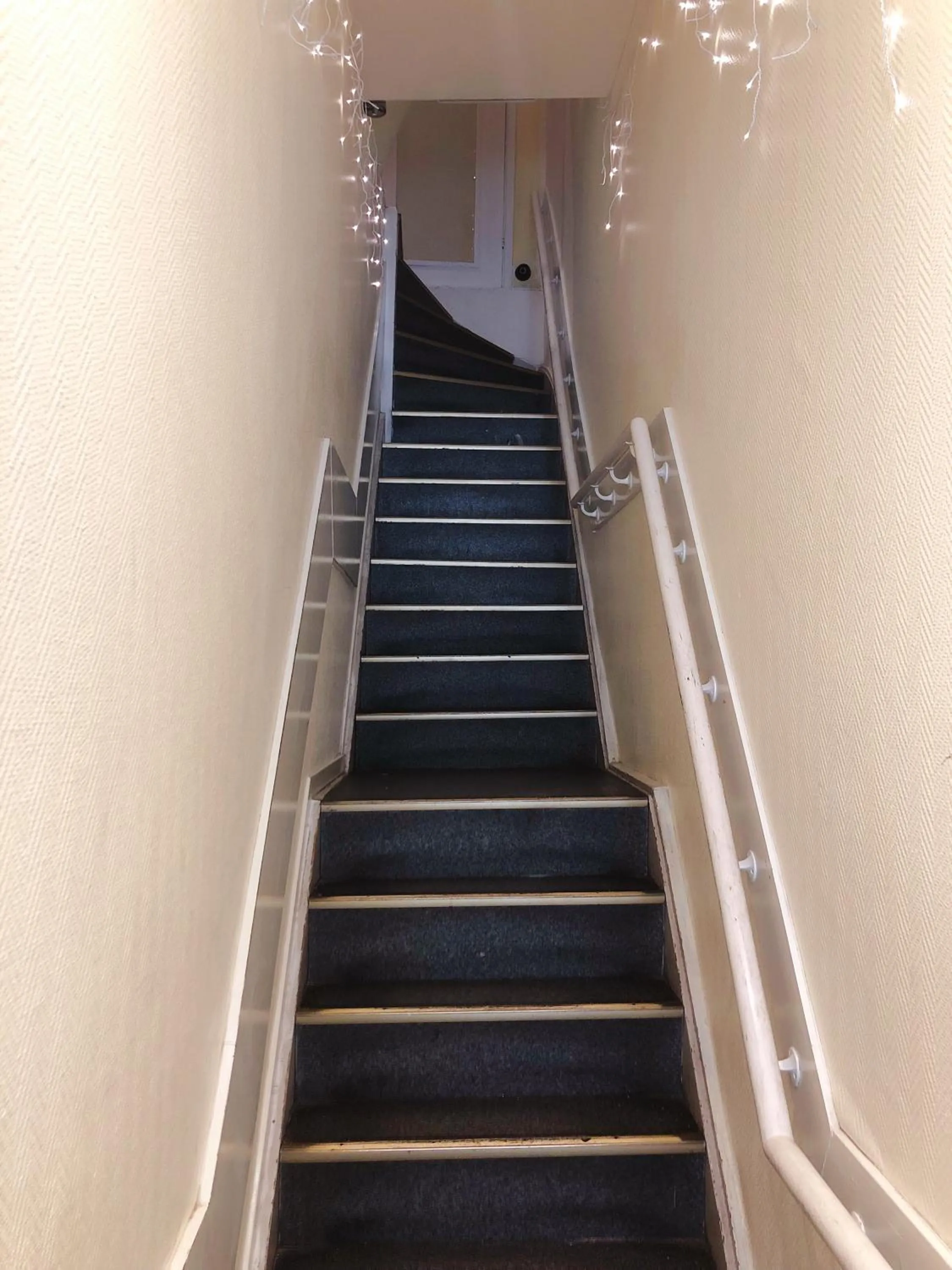 Property building in Hotel Damrak Inn