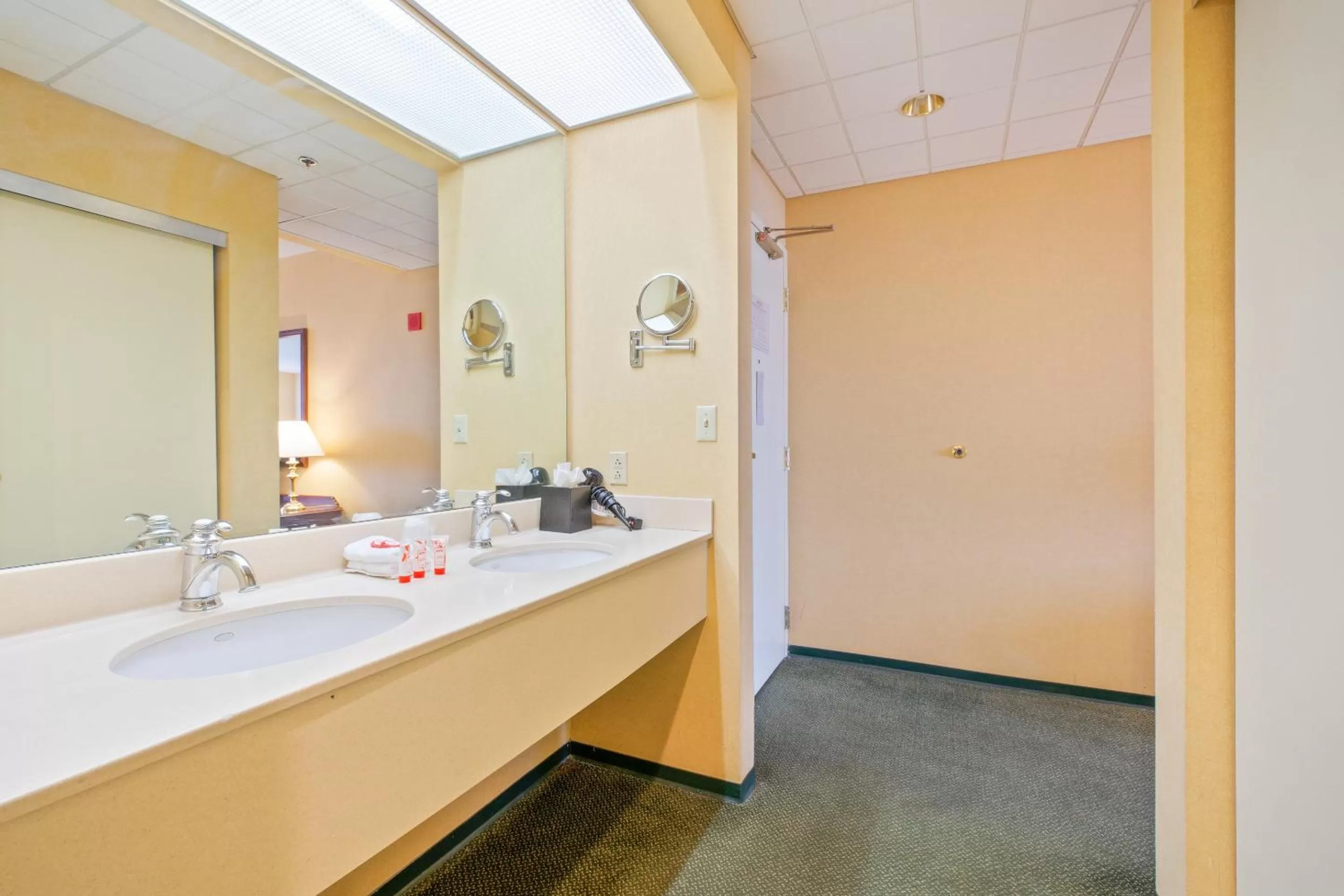 Bathroom in OYO Hotel St Louis Downtown City Center MO