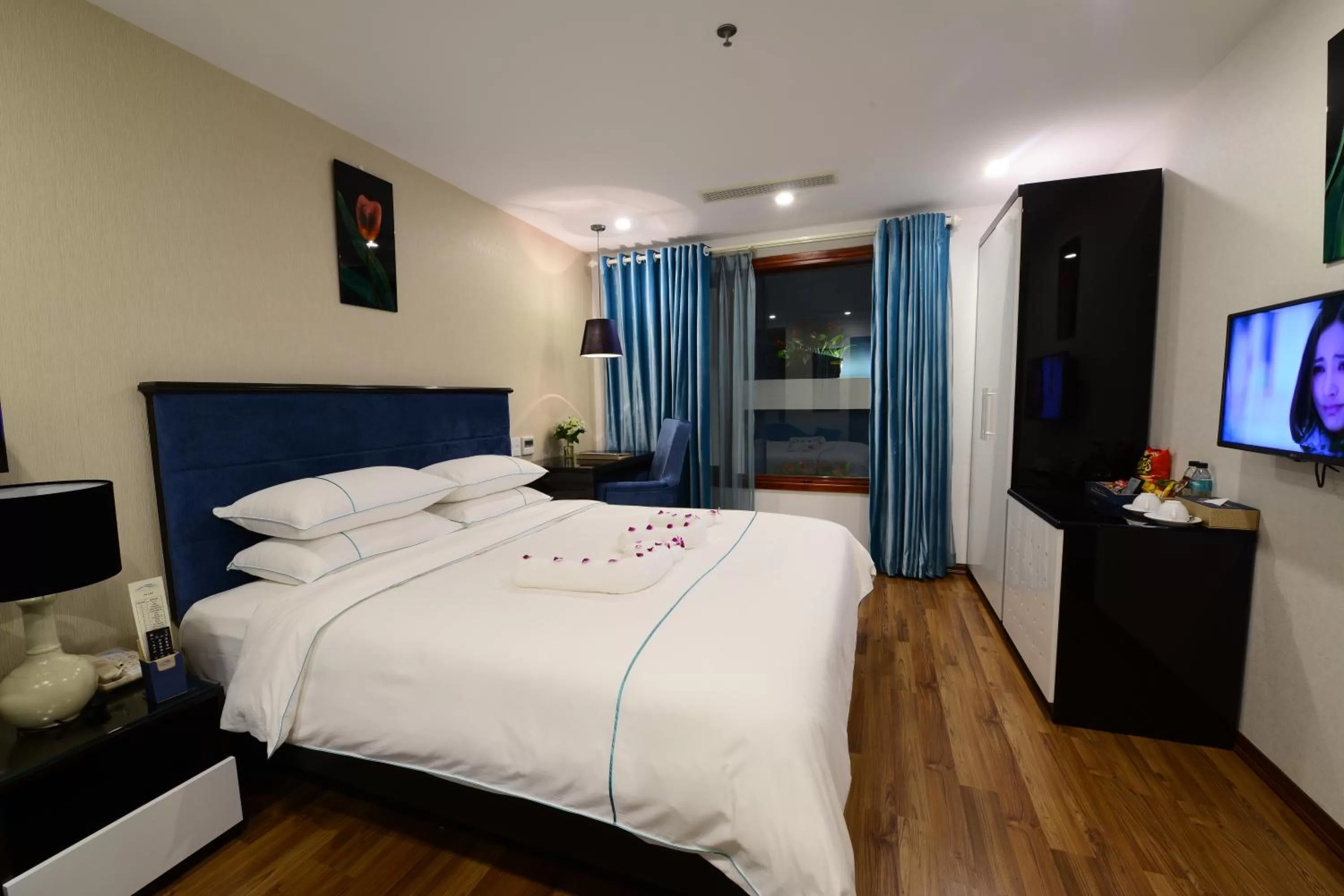 Bed in Hanoi Emerald Waters Hotel & Spa