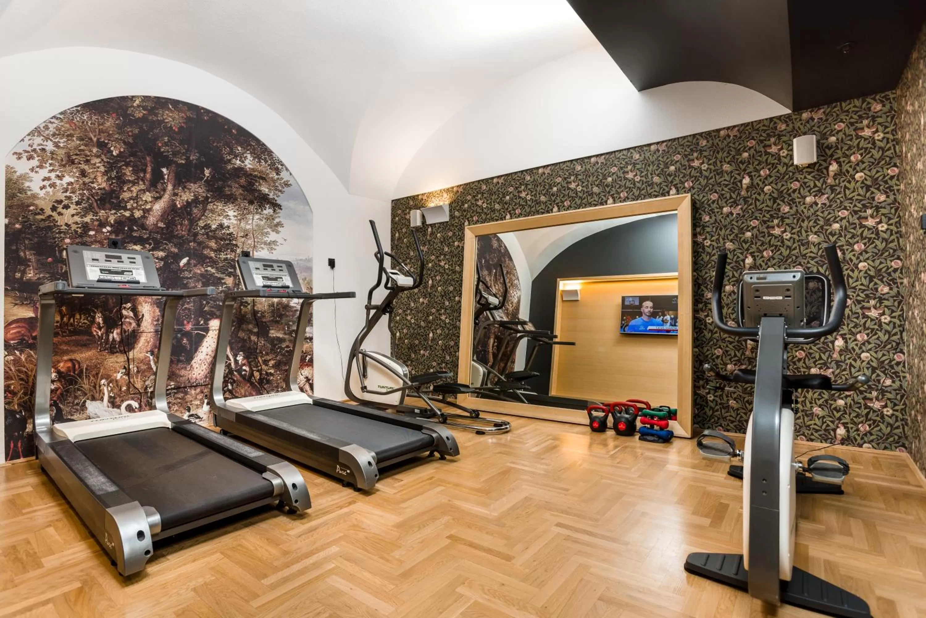 Fitness centre/facilities in Hotel Moments Budapest by Continental Group