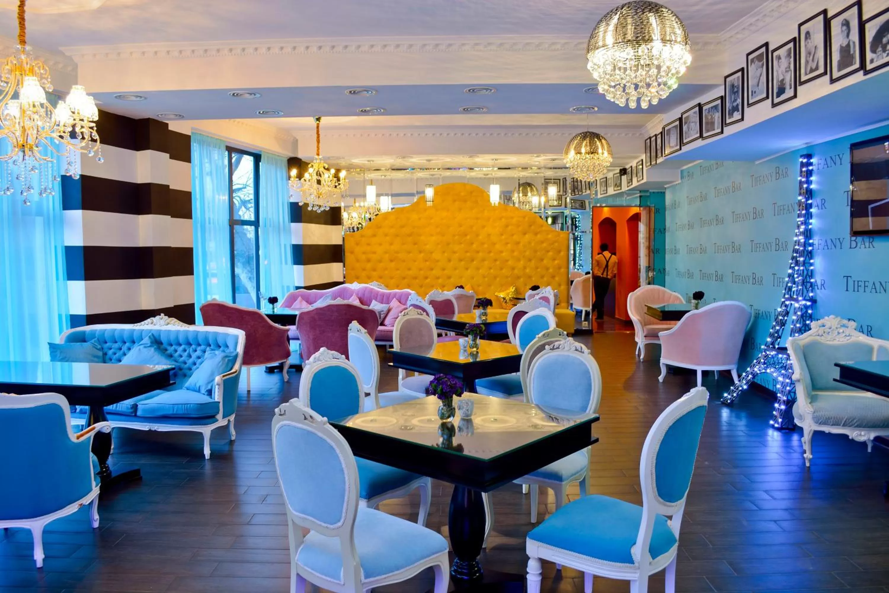 Lounge or bar in River Side Hotel Tbilisi