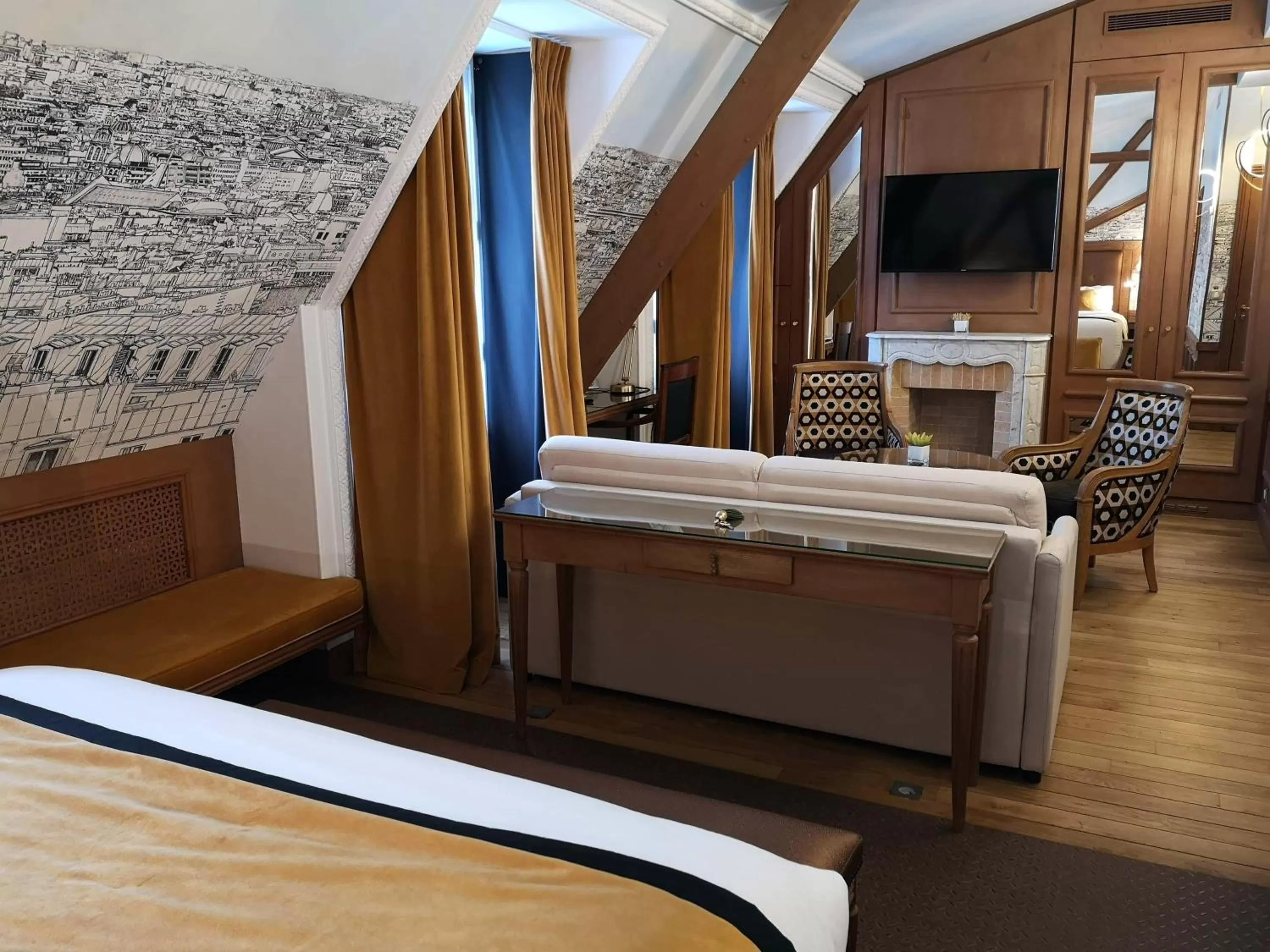 Bedroom, Bed in Gavarni