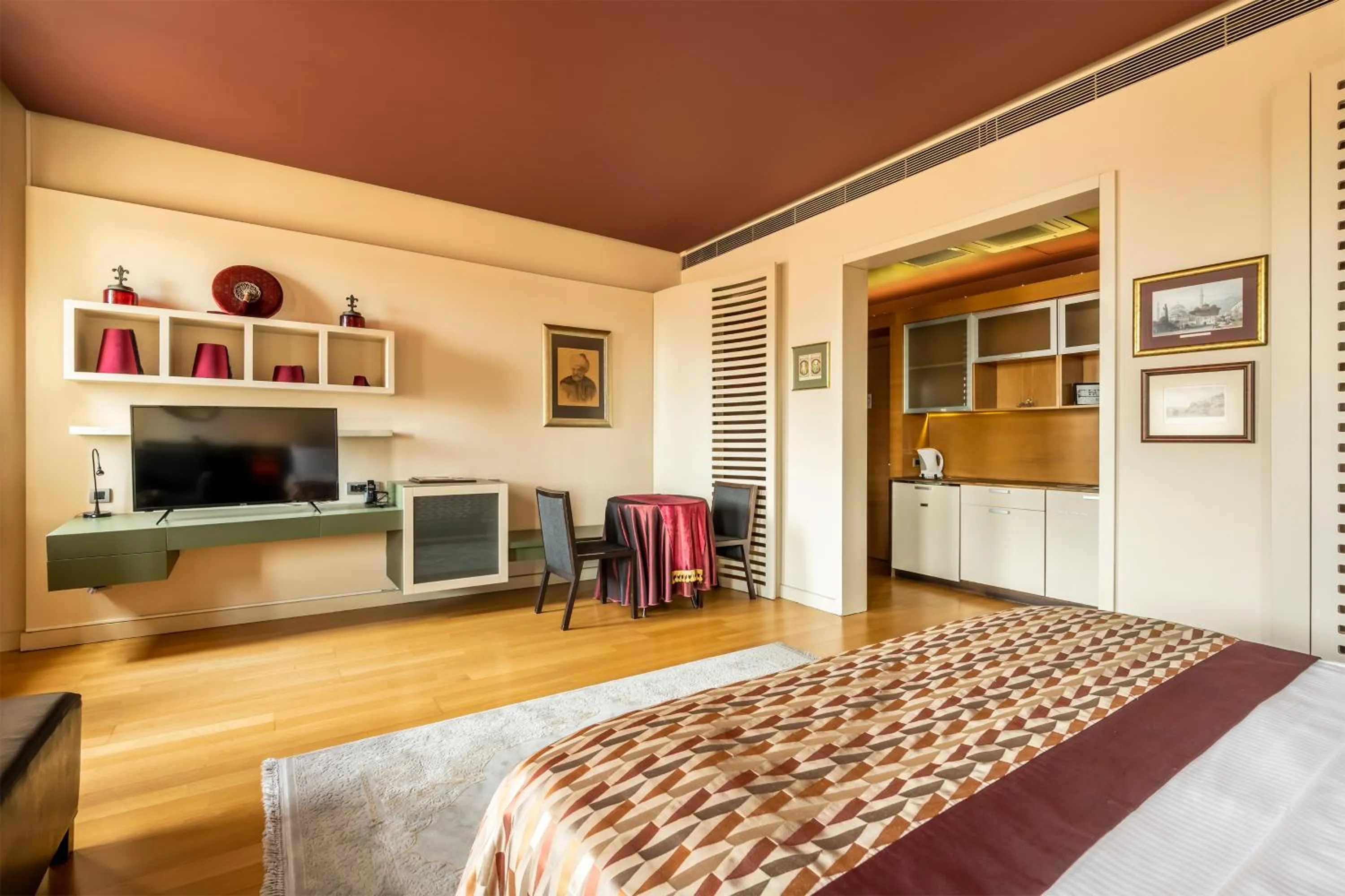 TV and multimedia, Bed in Ansen Hotel and Suites