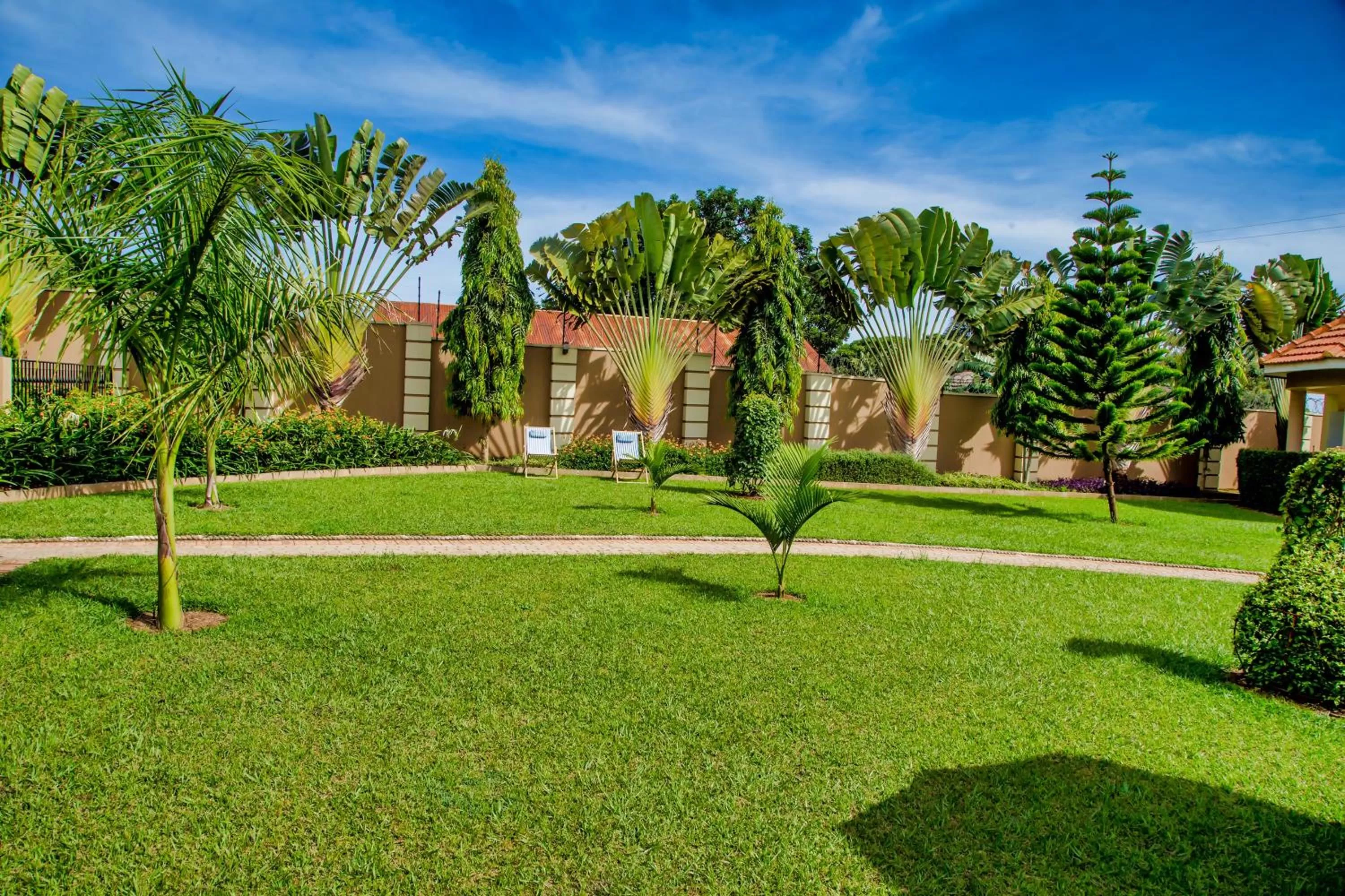 Garden in Lakepoint Villa