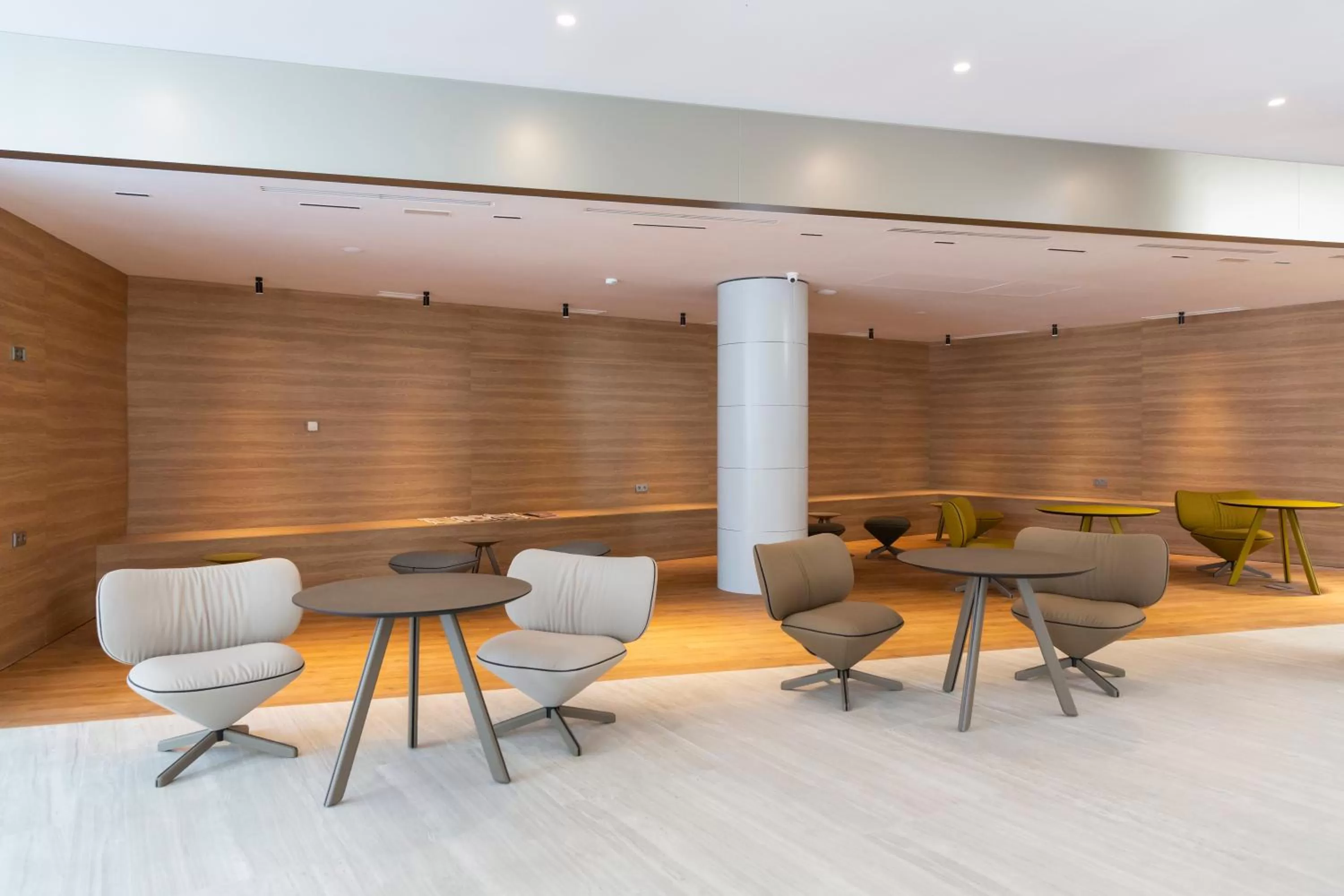 Restaurant/places to eat in Hotel Macià Sevilla Kubb