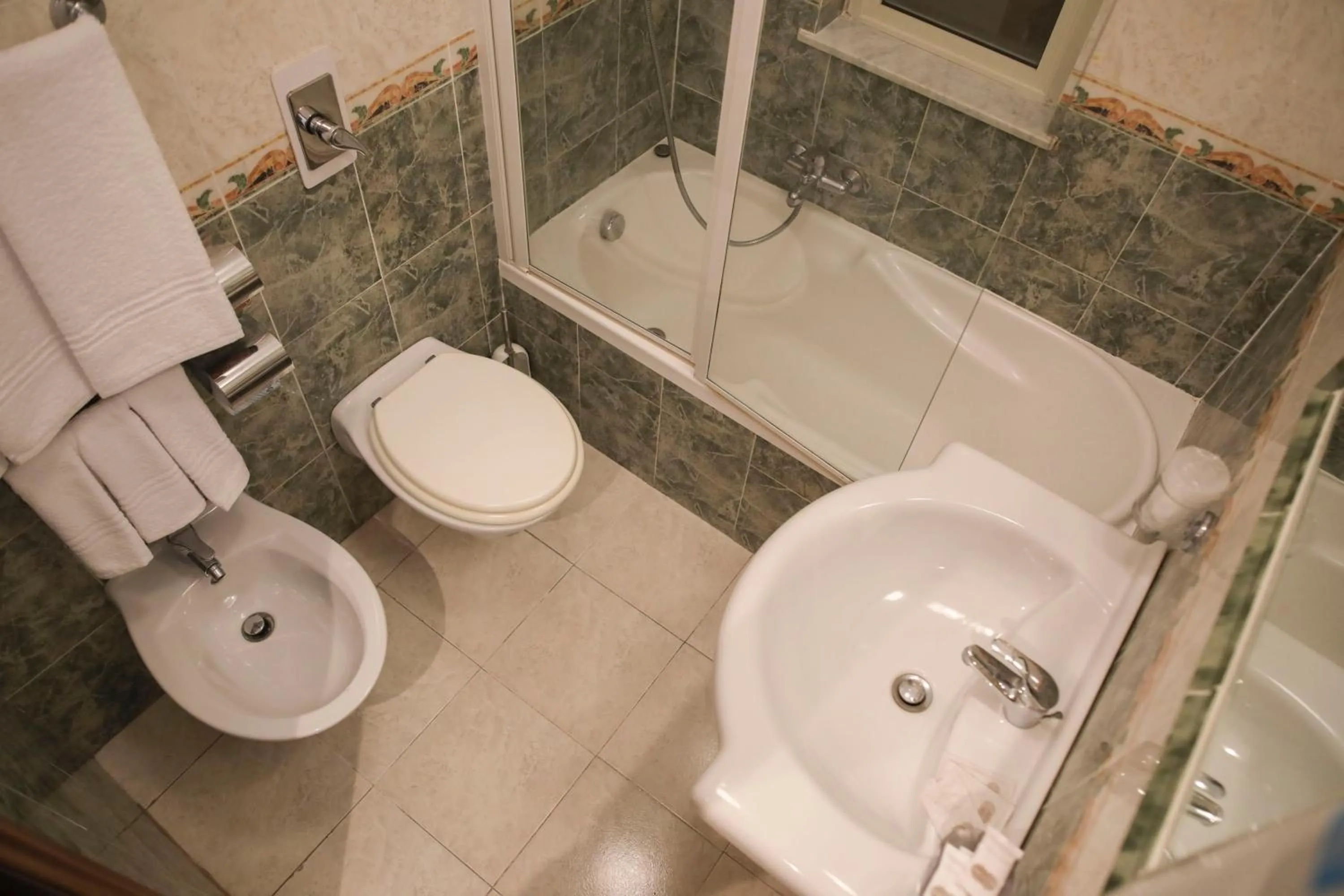 Bathroom in Hotel La Giara