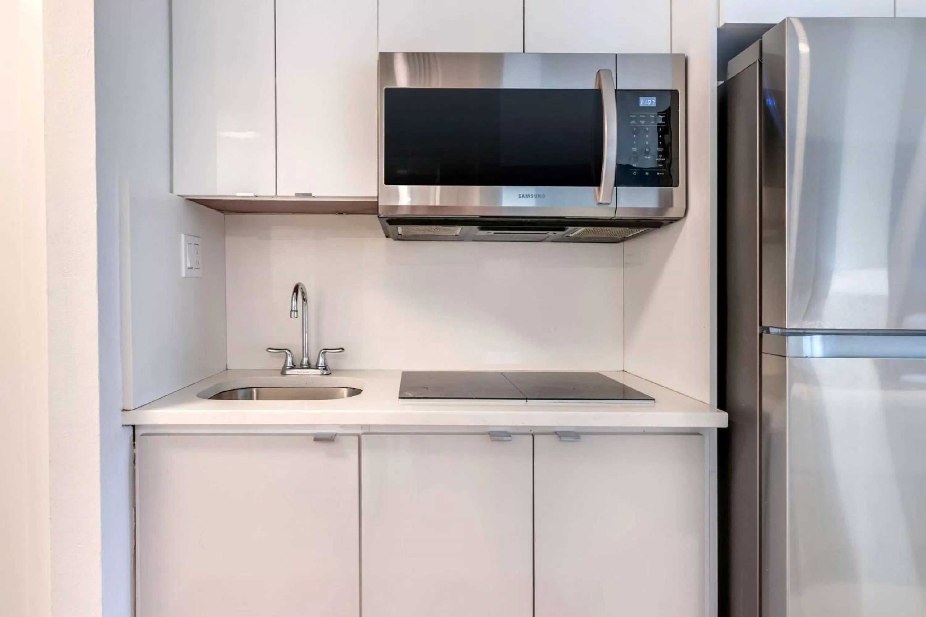 Photo of the whole room in Ramada Plaza by Wyndham Marco Polo Beach Resort