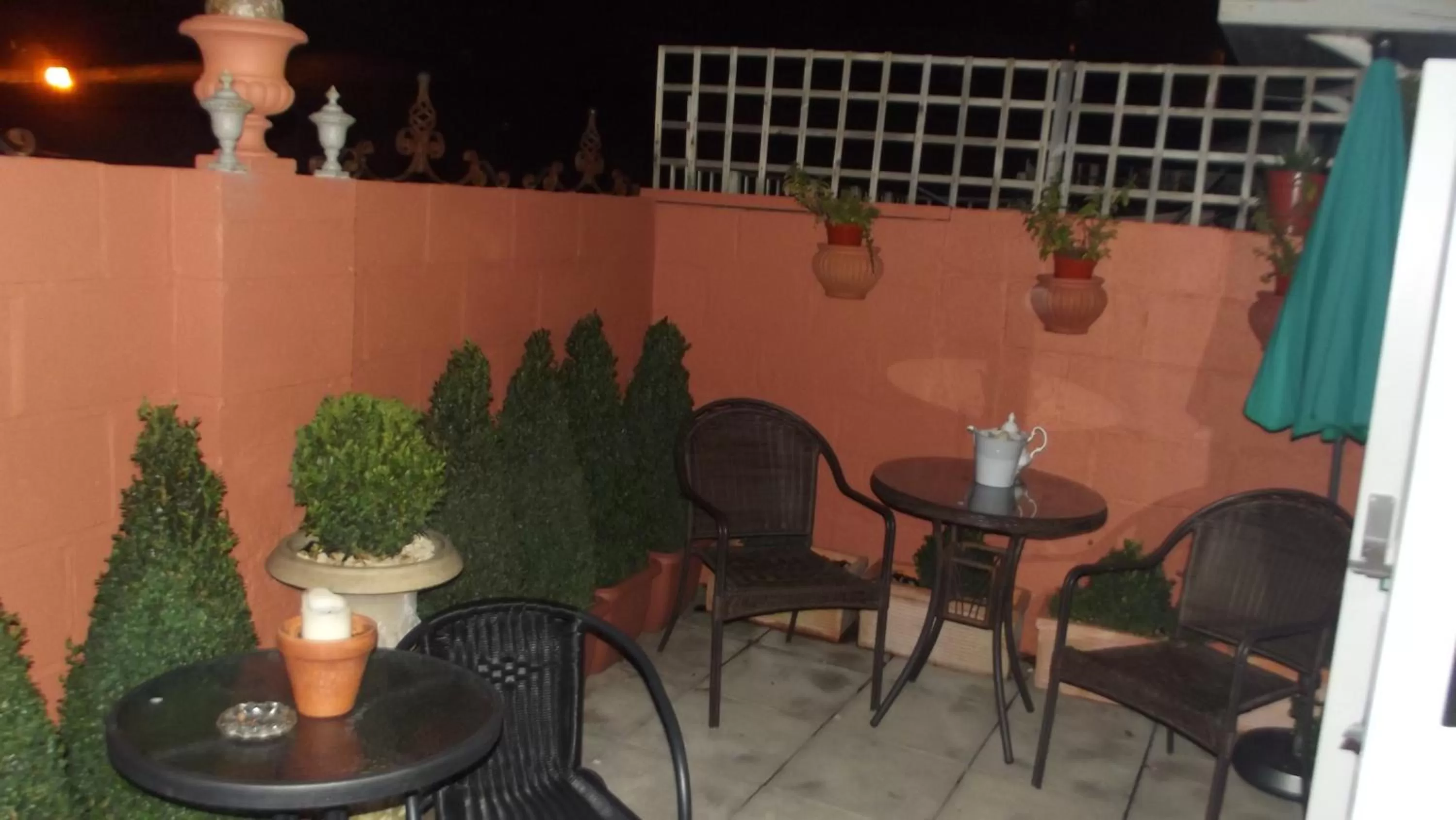 Communal lounge/ TV room in No24 Ventnor