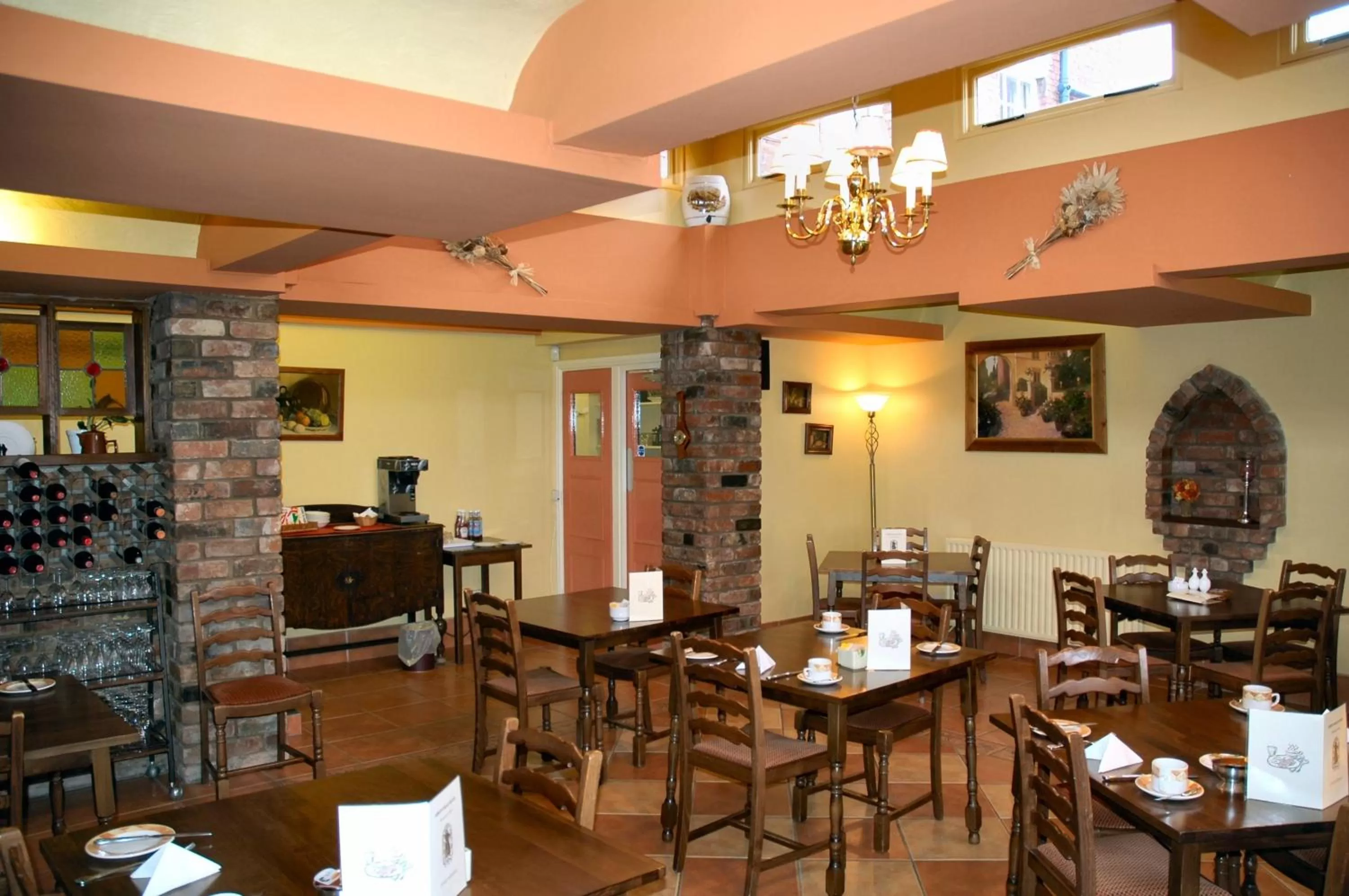 Restaurant/Places to Eat in Abbots Mead Hotel