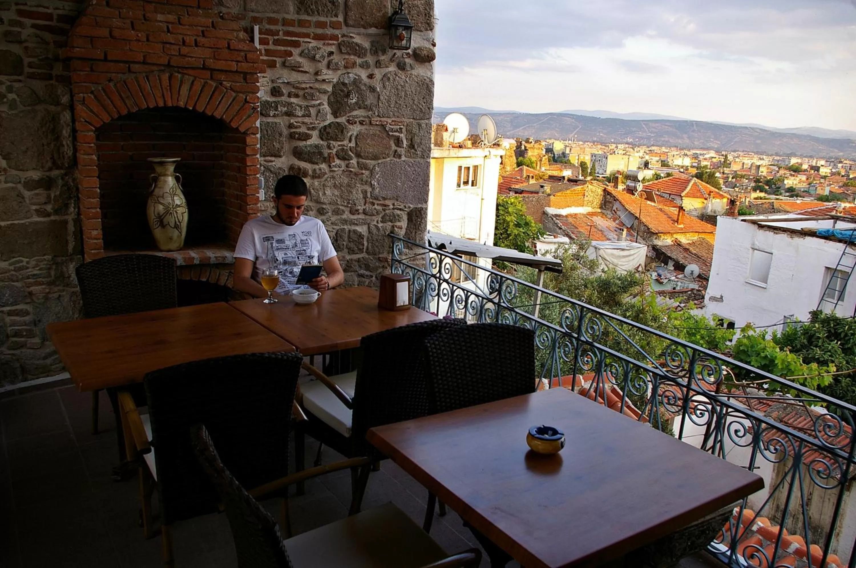 Communal lounge/ TV room in Hera Hotel