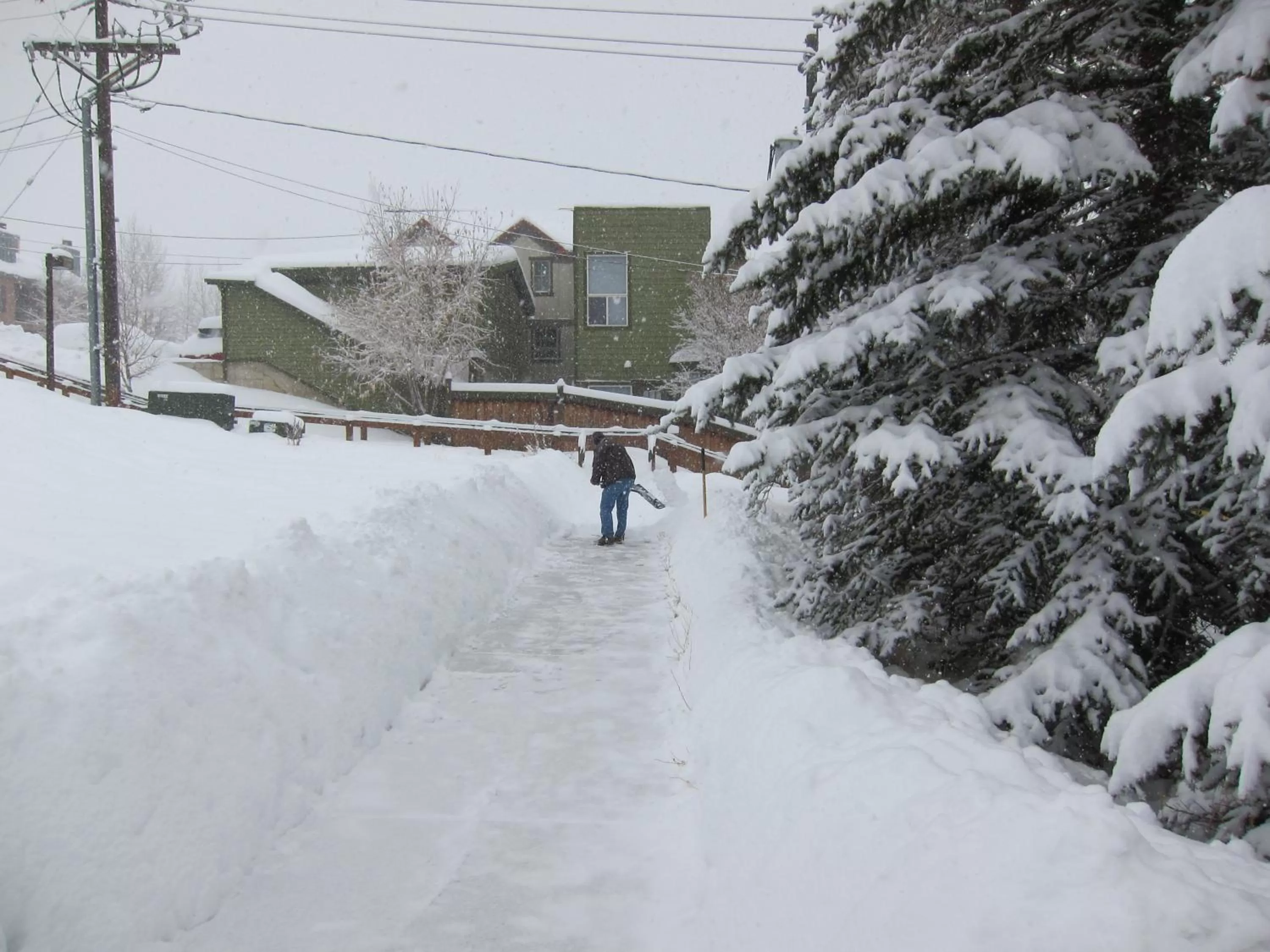 Facade/entrance in Chateau Apres Lodge