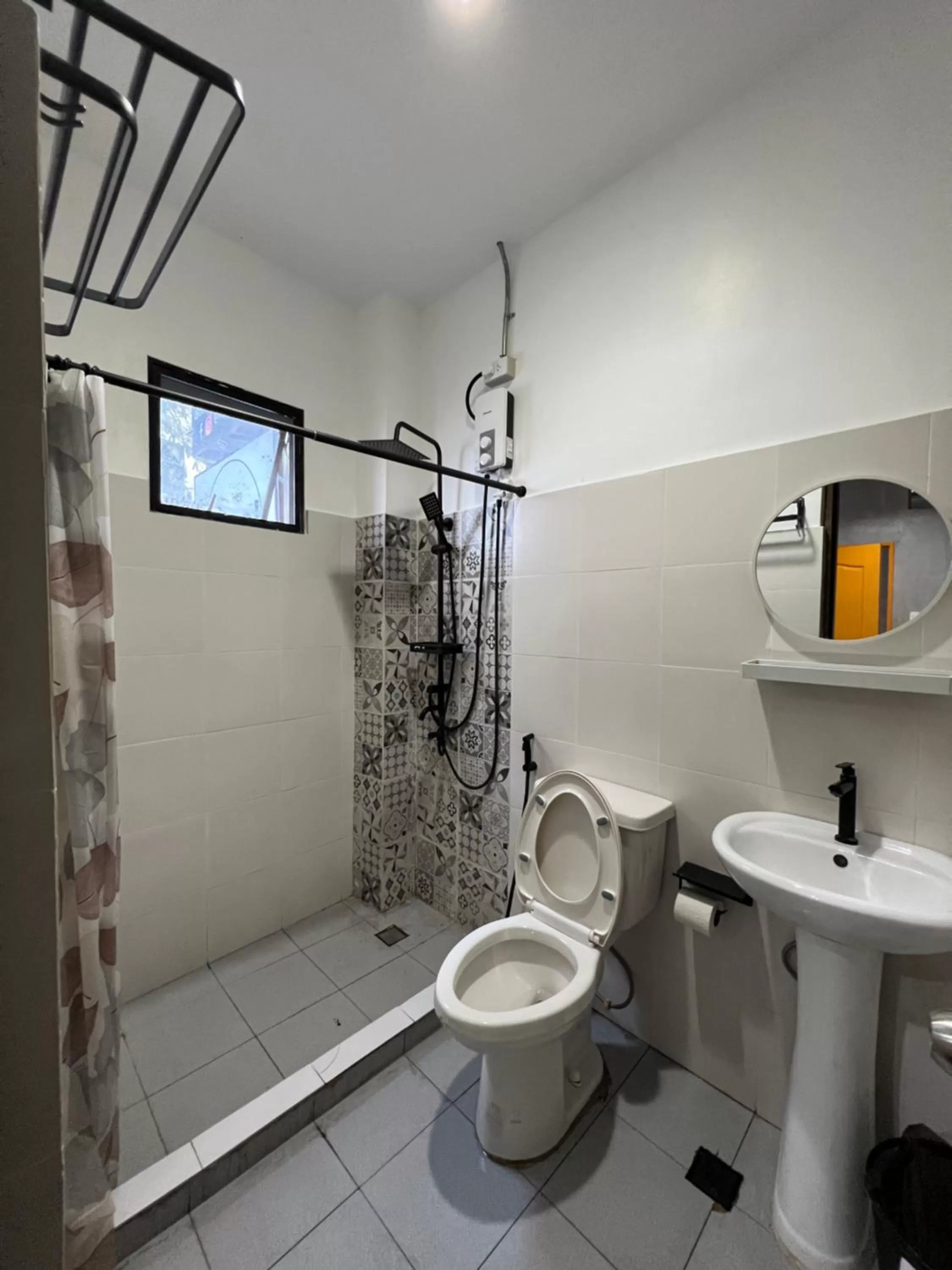 Shower in HappyNest Hostel Cebu