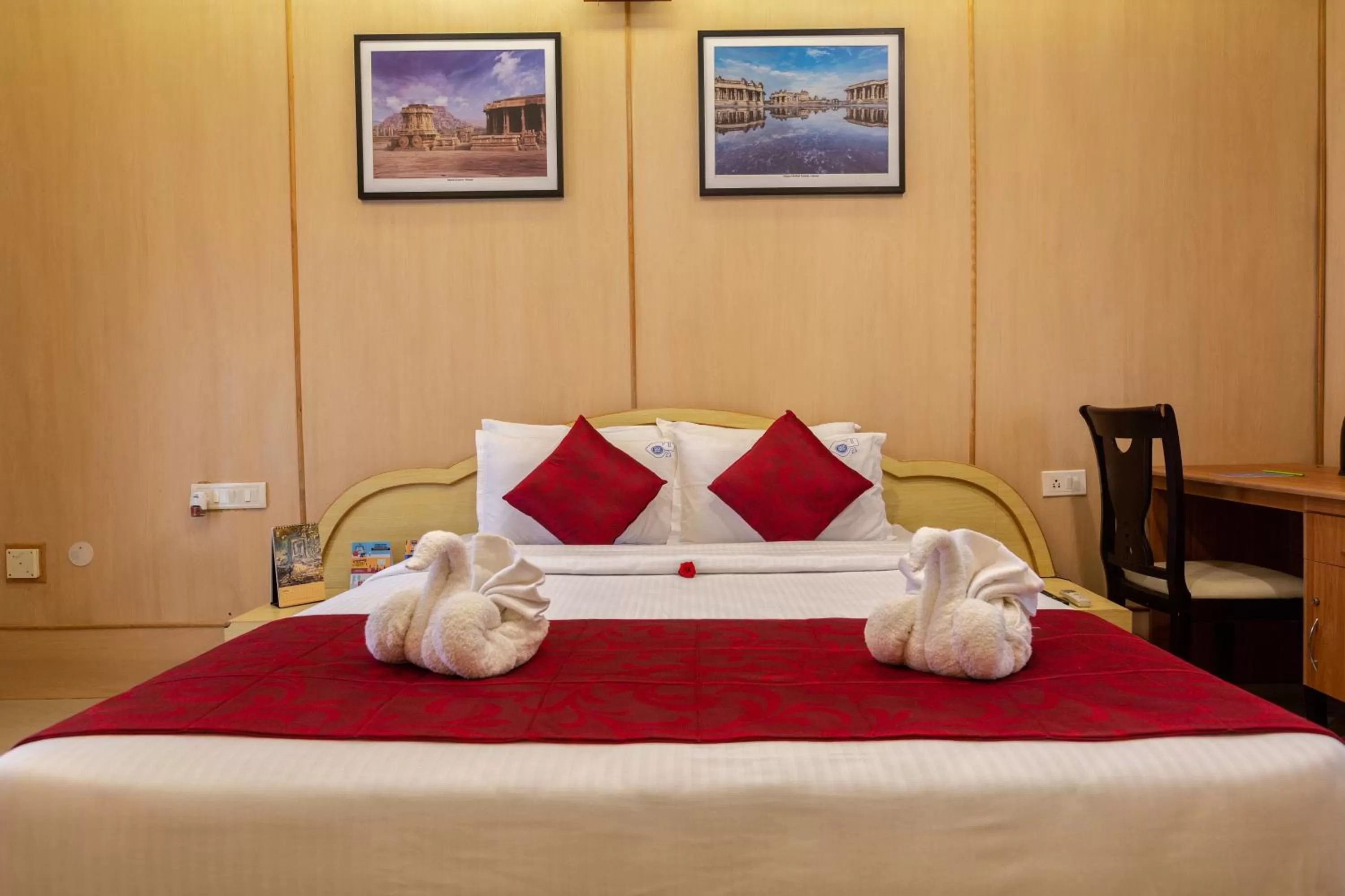 Bed in KSTDC Hotel Mayura Bhuvaneshwari Kamalapur