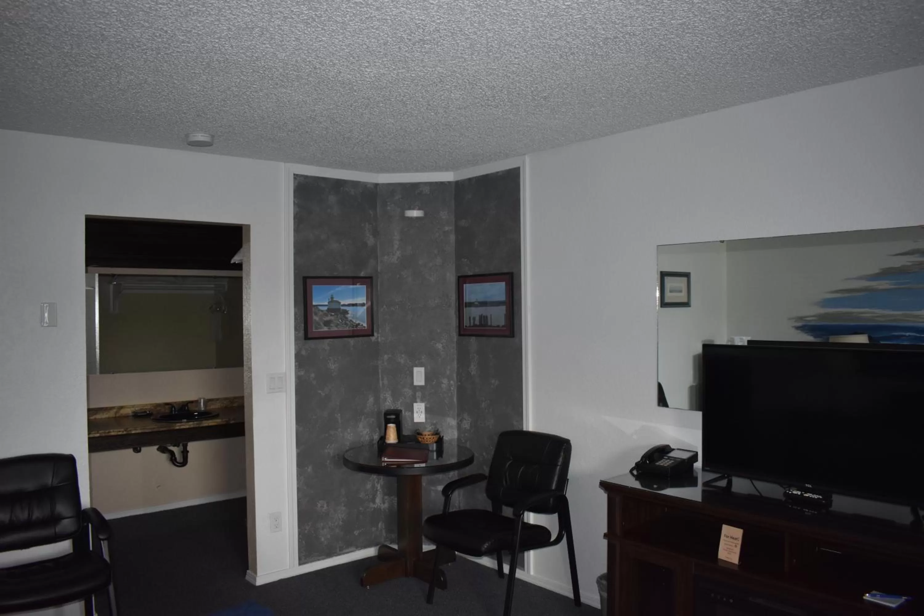 TV/Entertainment Center in Lighthouse Cove Inn