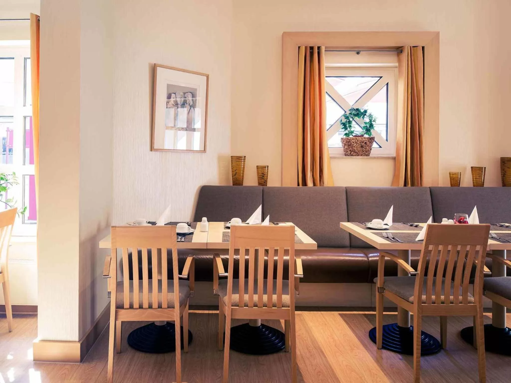 Restaurant/places to eat in Mercure Hotel Köln City Friesenstraße