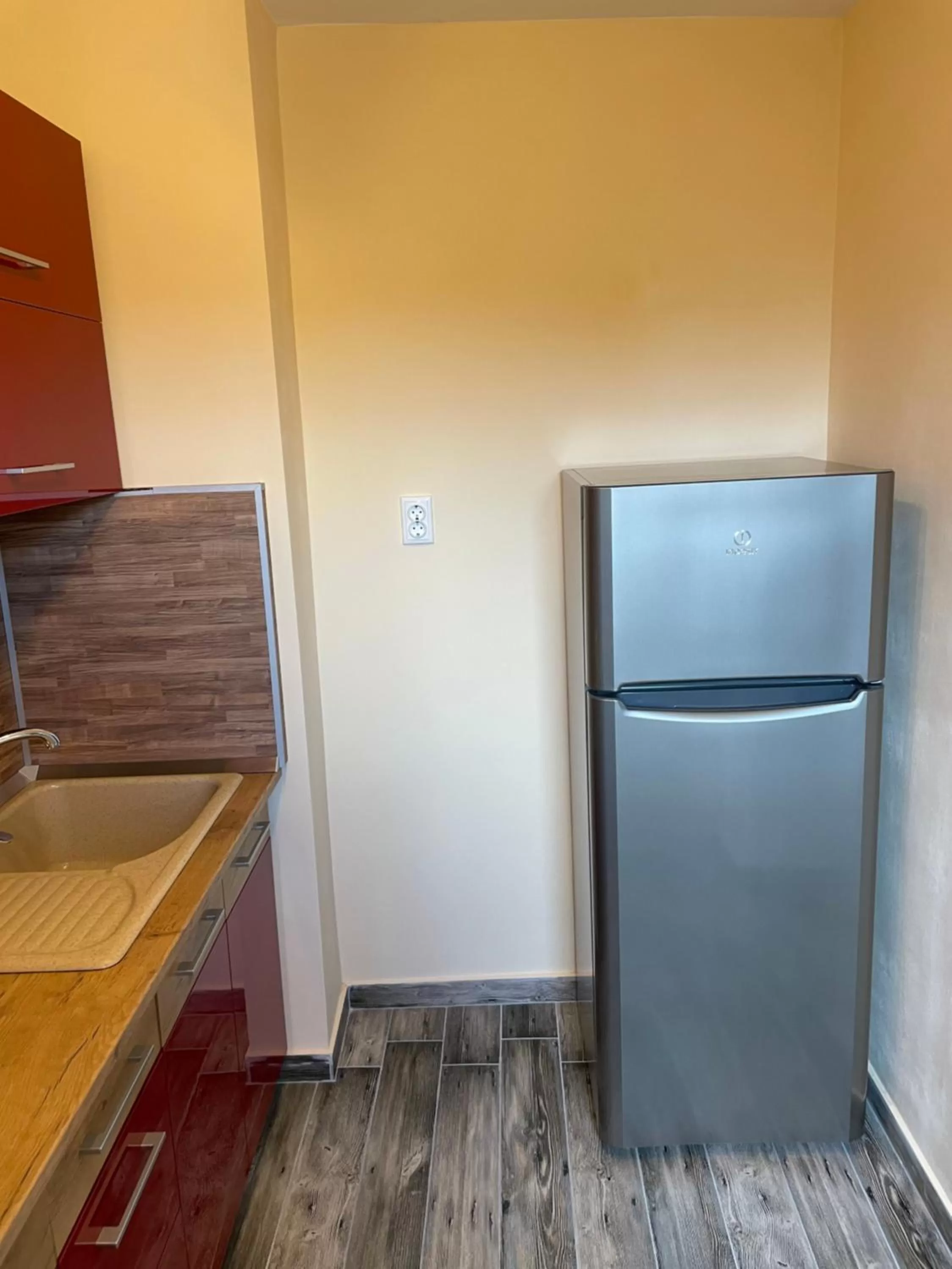 Kitchen/Kitchenette in Family Hotel Malibu