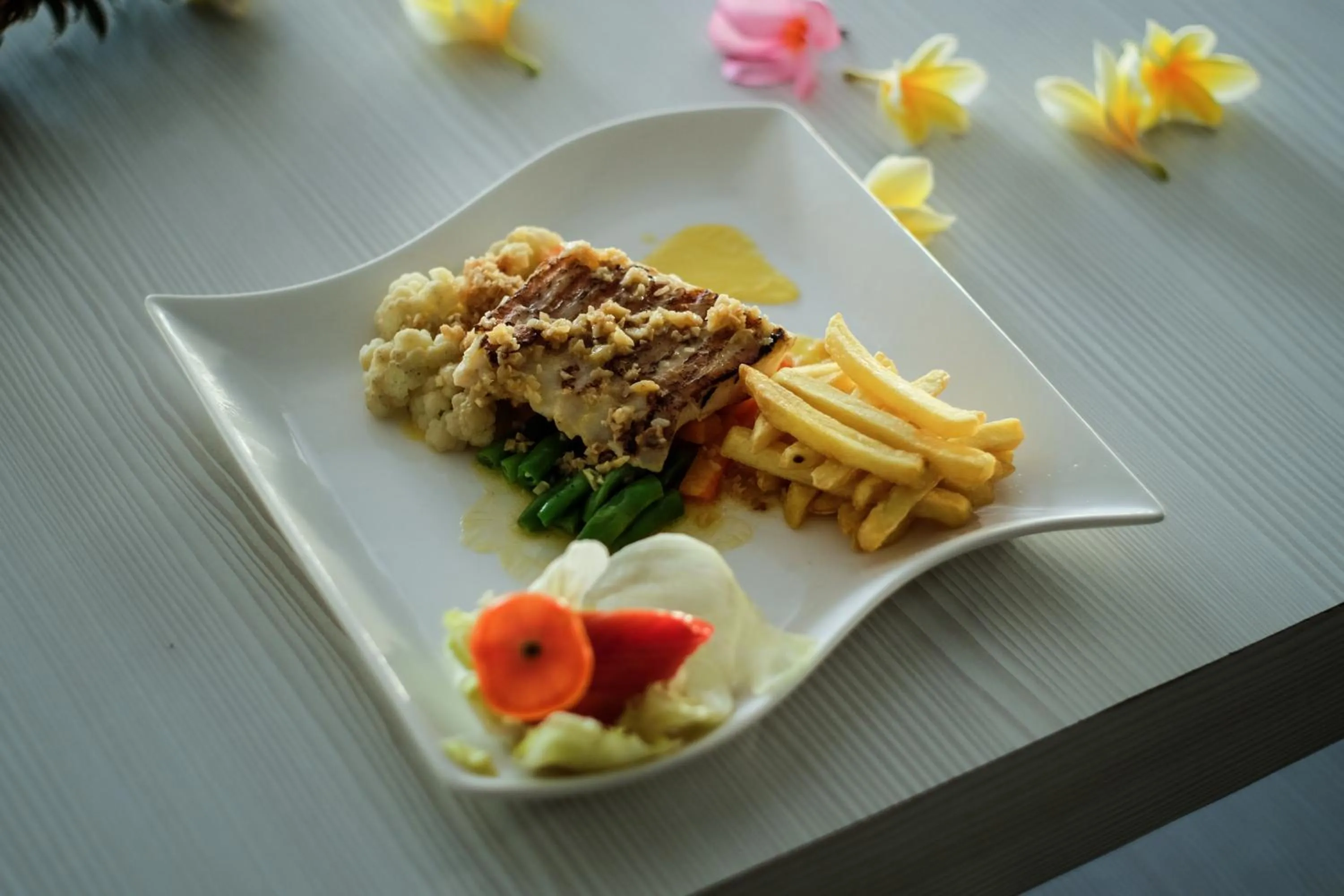 Food and drinks in Puri Saron Senggigi Hotel