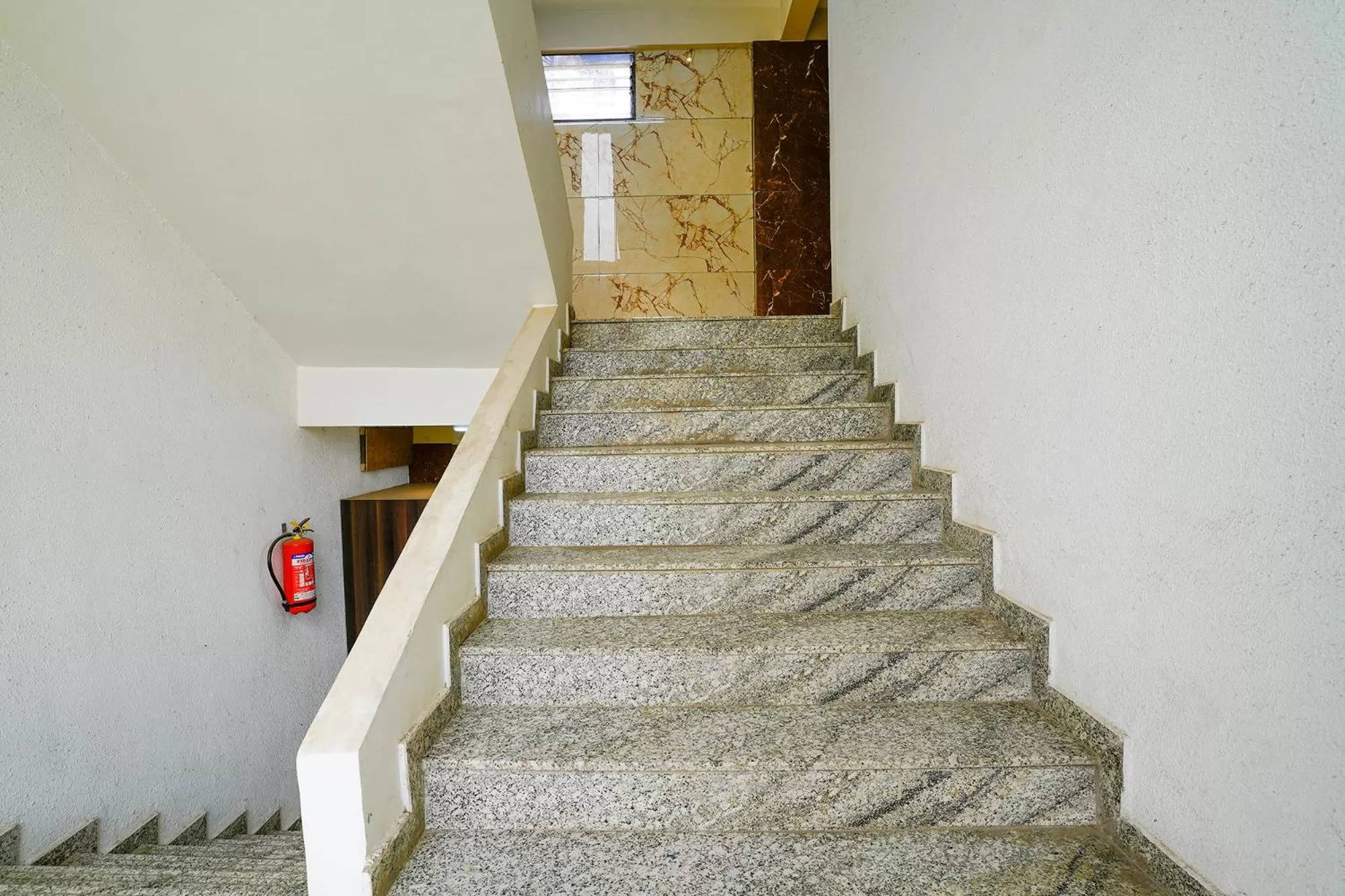 Lobby or reception, Bed in FabHotel Bhiwandi Palace