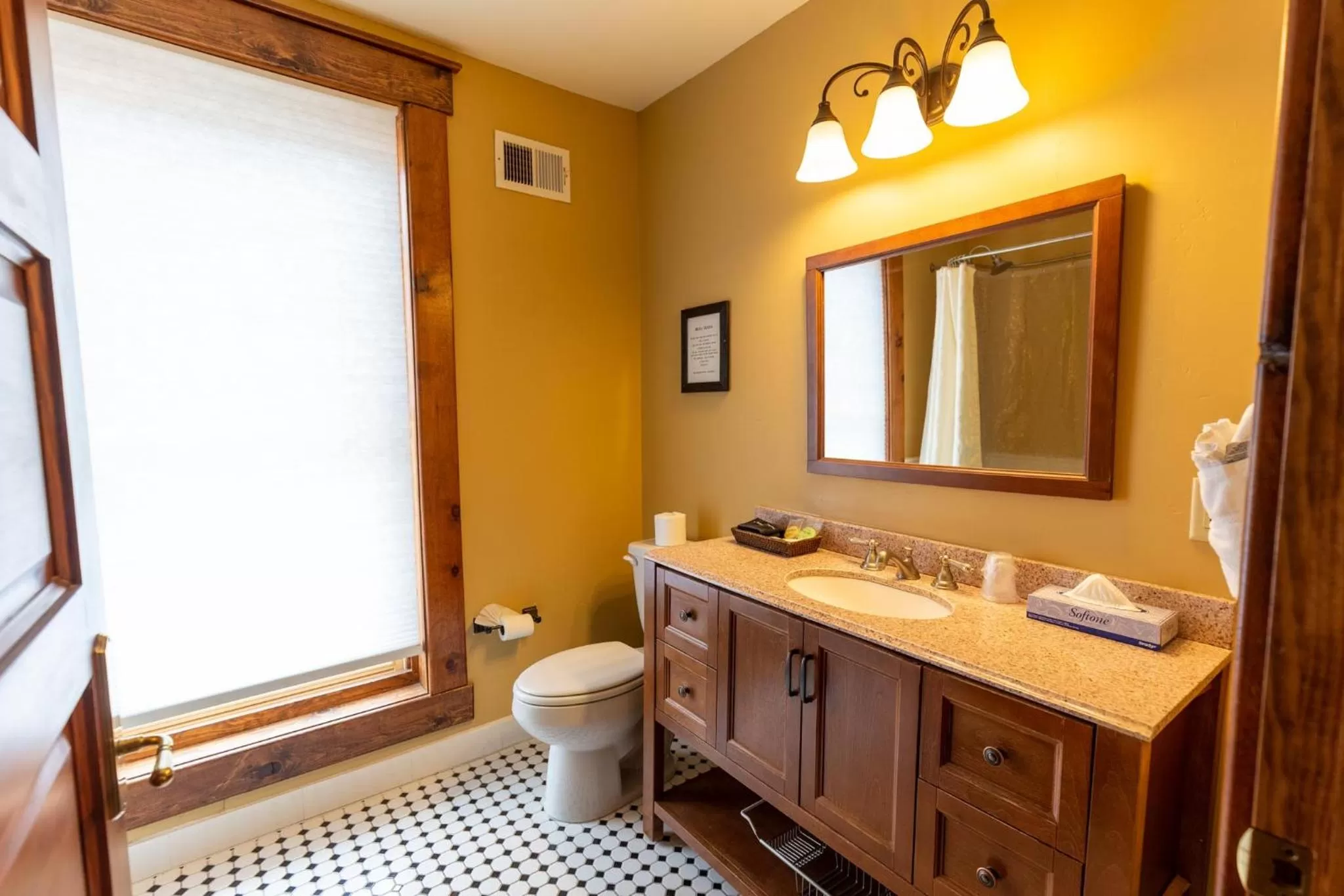 Bathroom in Weatherford Hotel