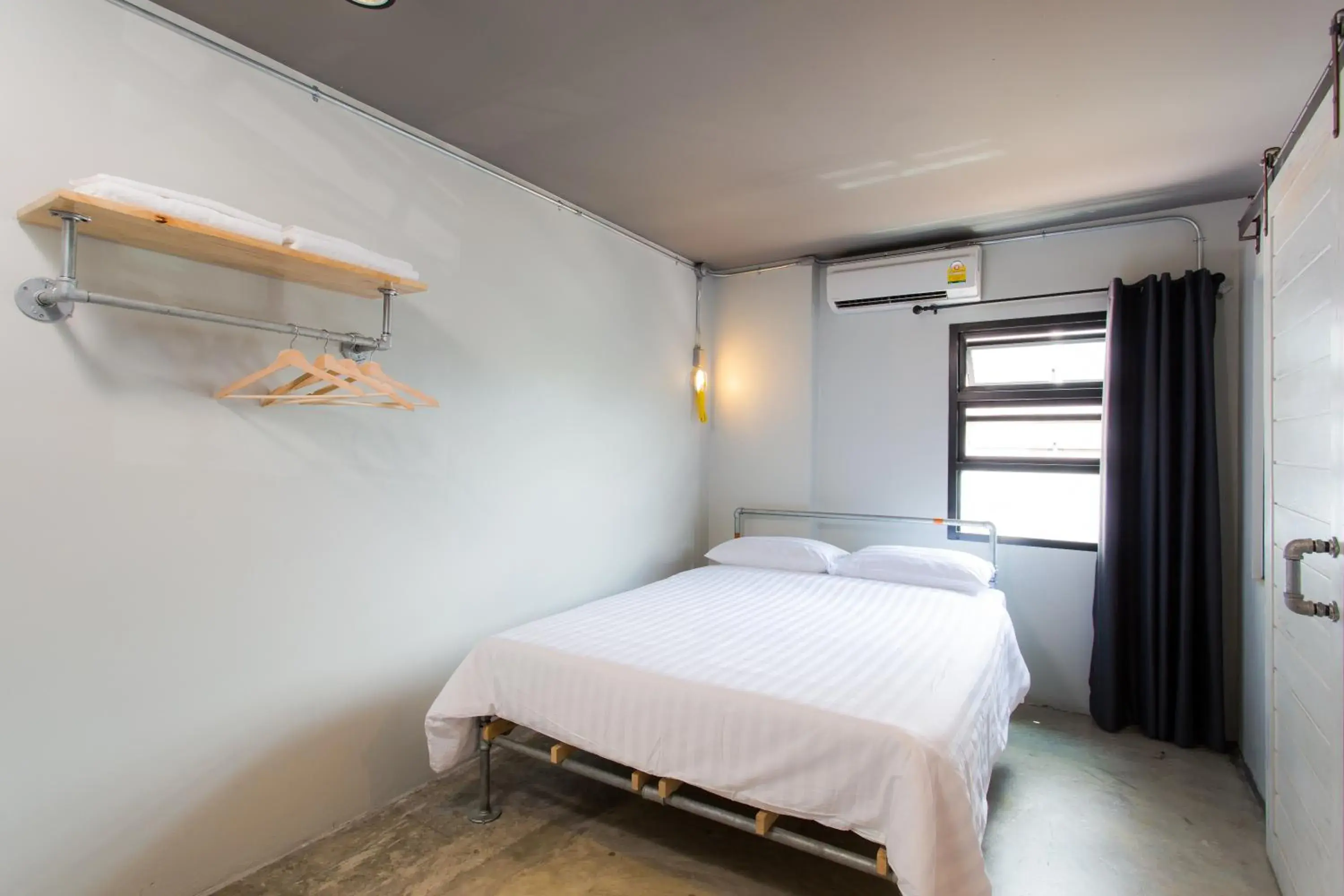 Double Room with Private Bathroom in Bloo Hostel Double Room with Private Bathroom in Bloo Hostel
