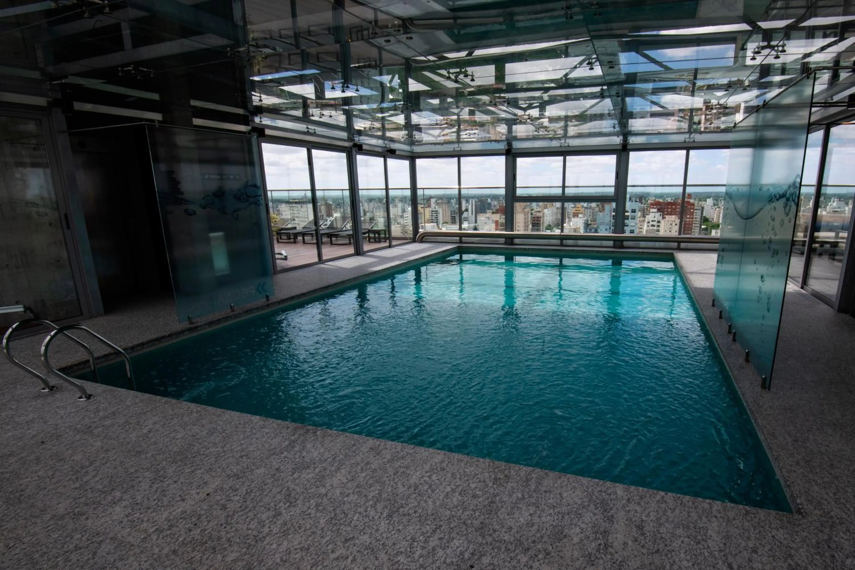 Swimming pool in Grand Brizo La Plata