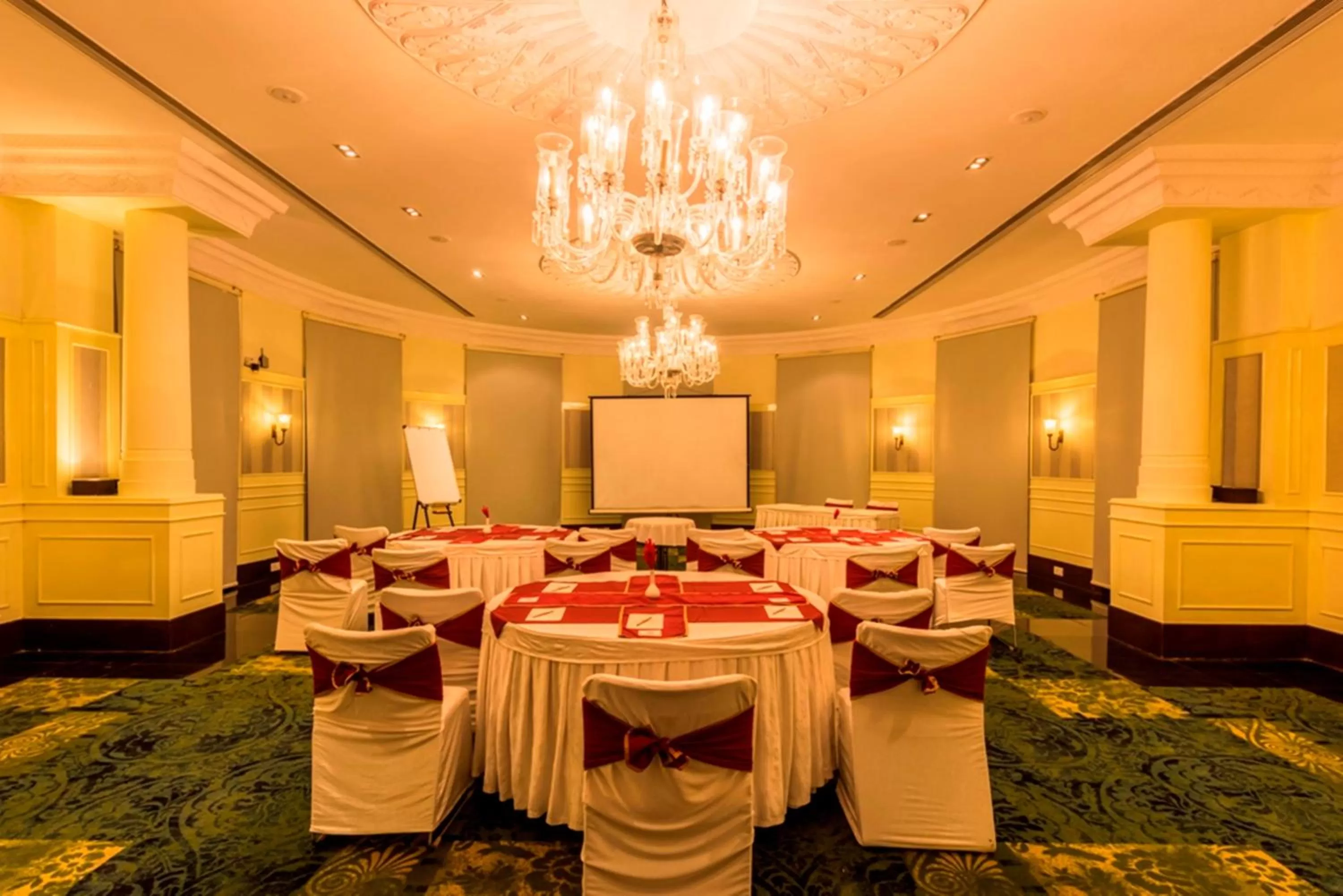 Banquet/Function facilities in Royal Orchid Brindavan Garden Mysore