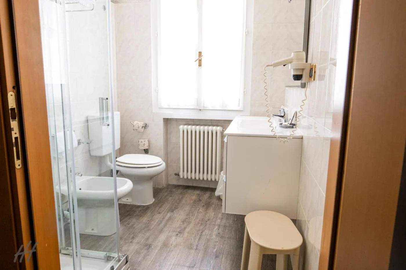 Toilet in Hotel Holiday- Alla Finestrella