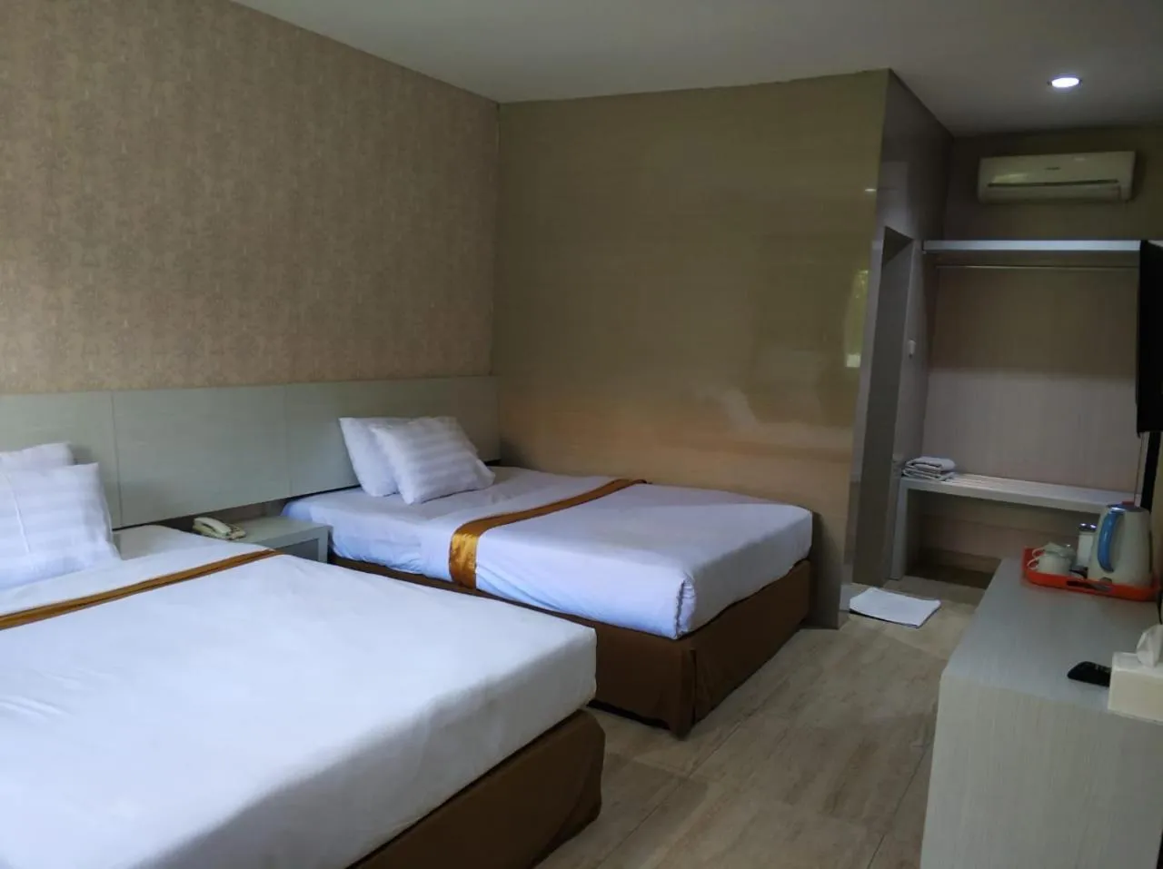 bunk bed, Bed in Hotel Sinar 2