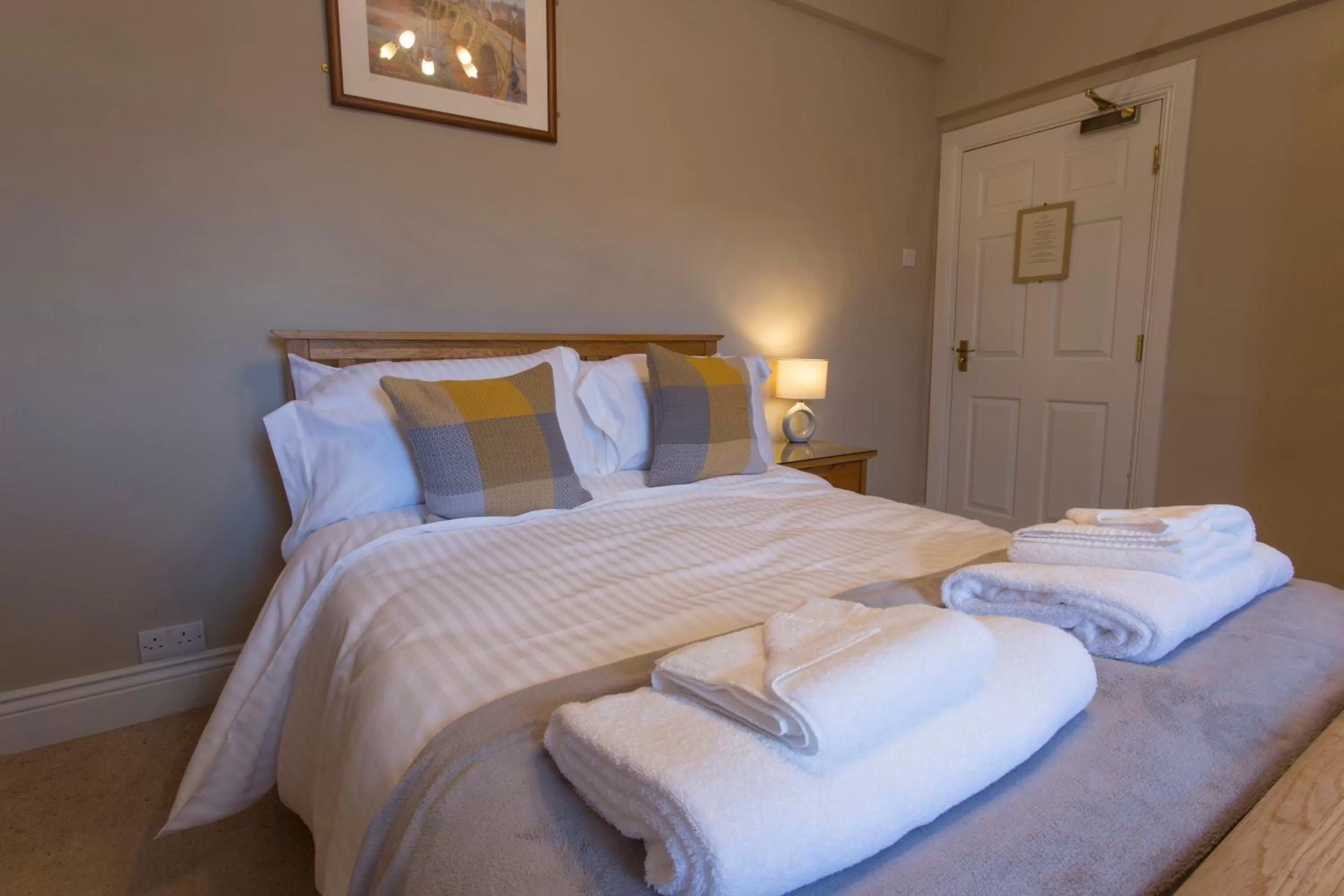 Bed in The Wheatsheaf Hotel