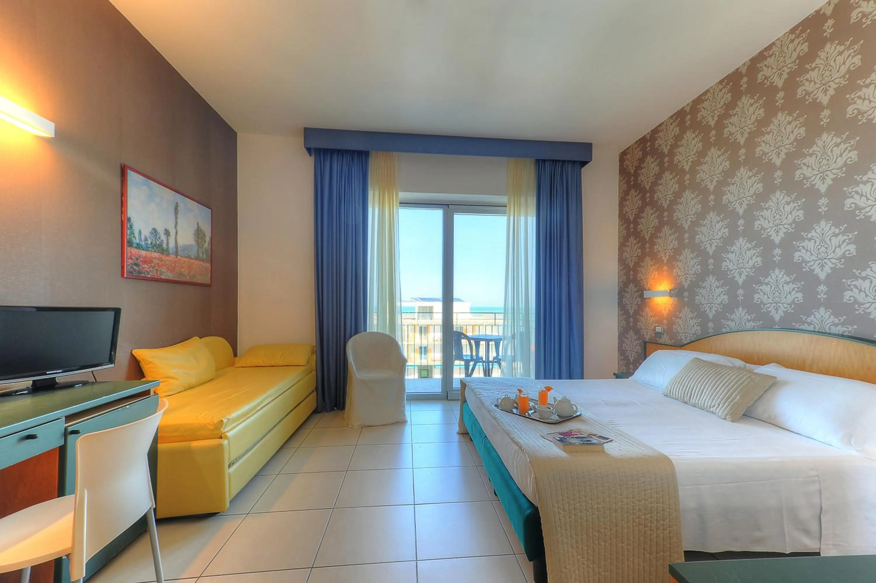 Day, Bed in Hotel Sole