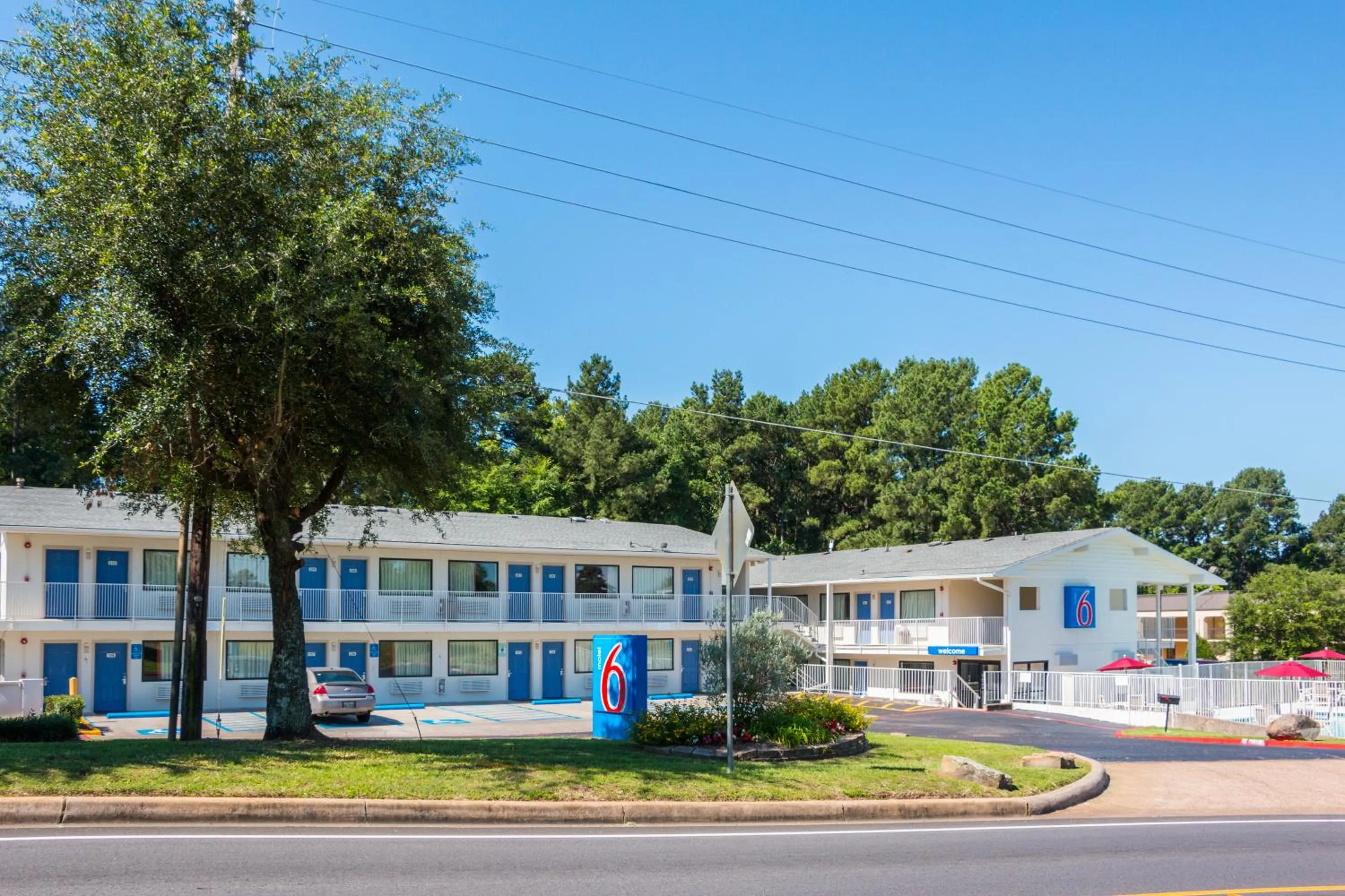Property building in Motel 6-Longview, TX