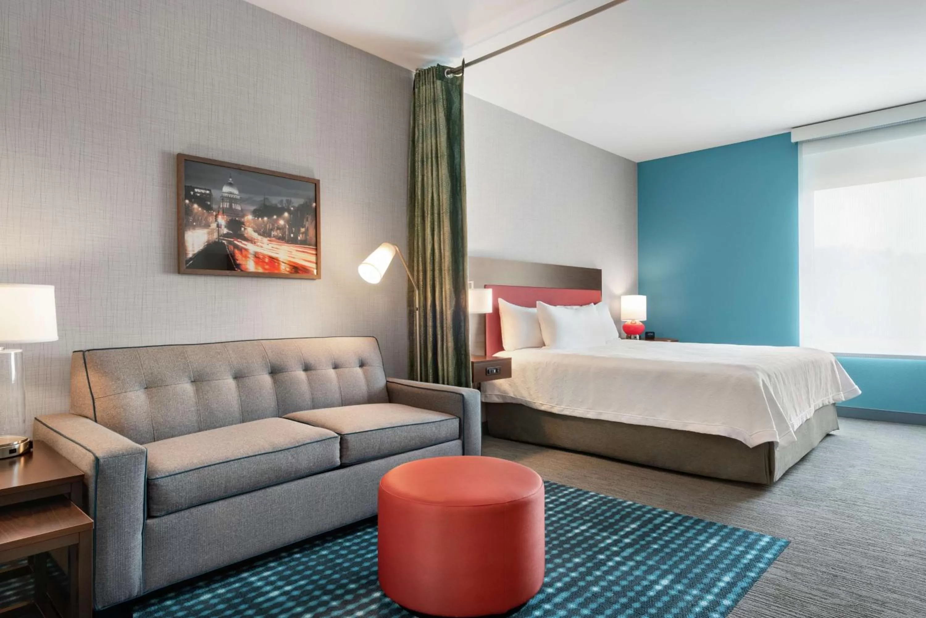 Living room, Bed in Home2 Suites By Hilton Madison Central Alliant Energy Center